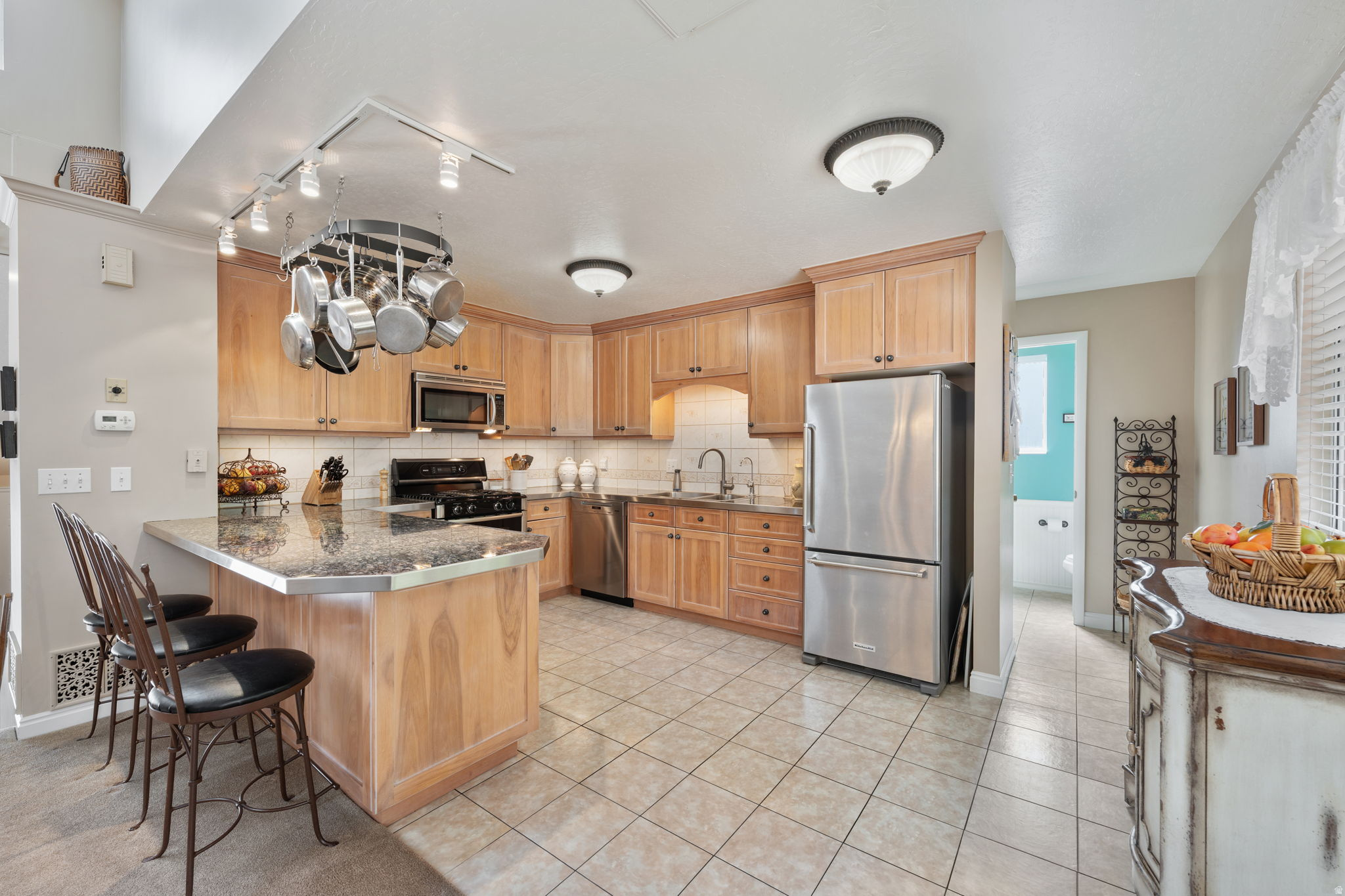 main property photo 7