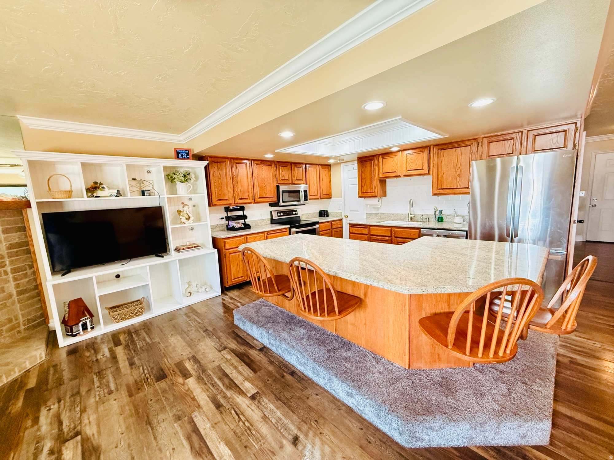 main property photo 6