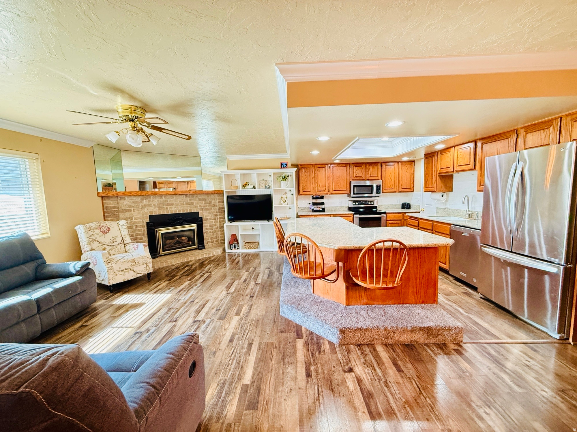 main property photo 7