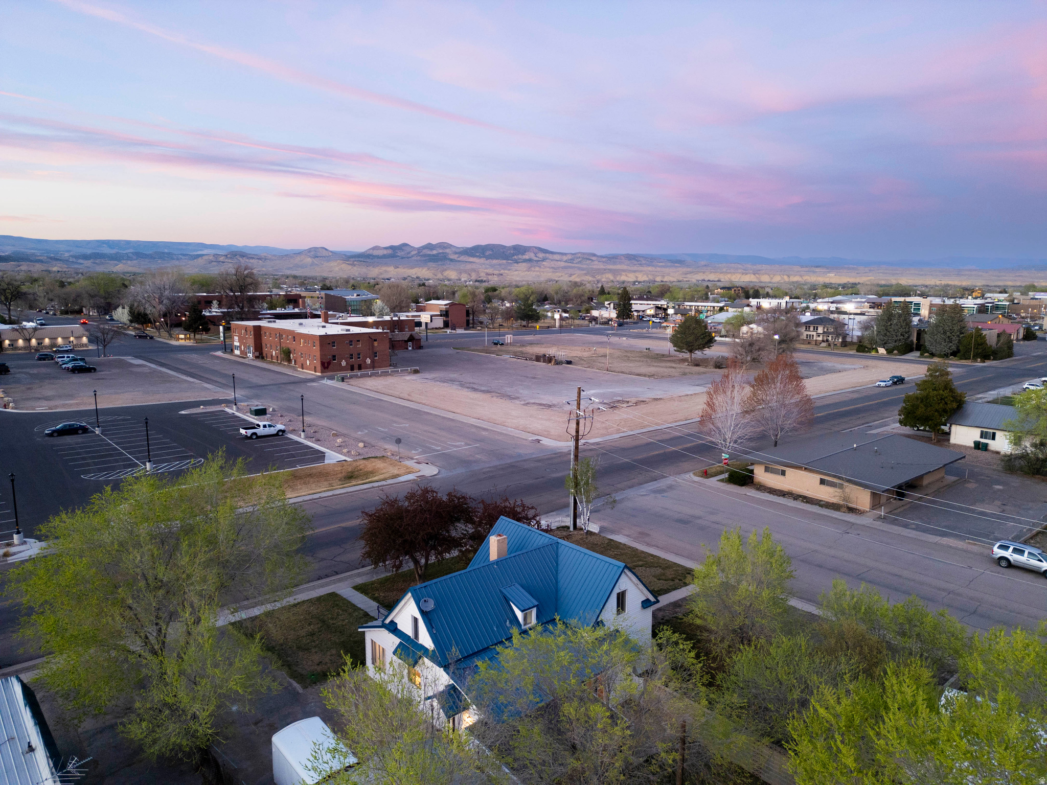 main property photo 40