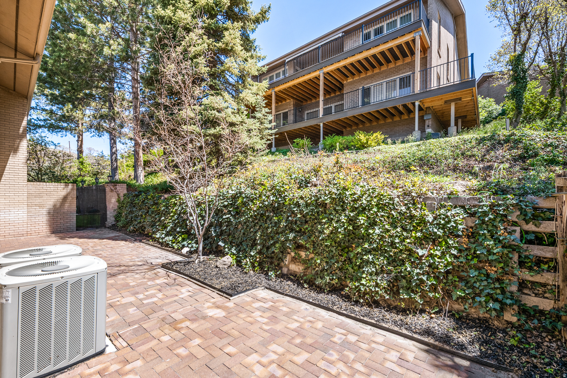 main property photo 45