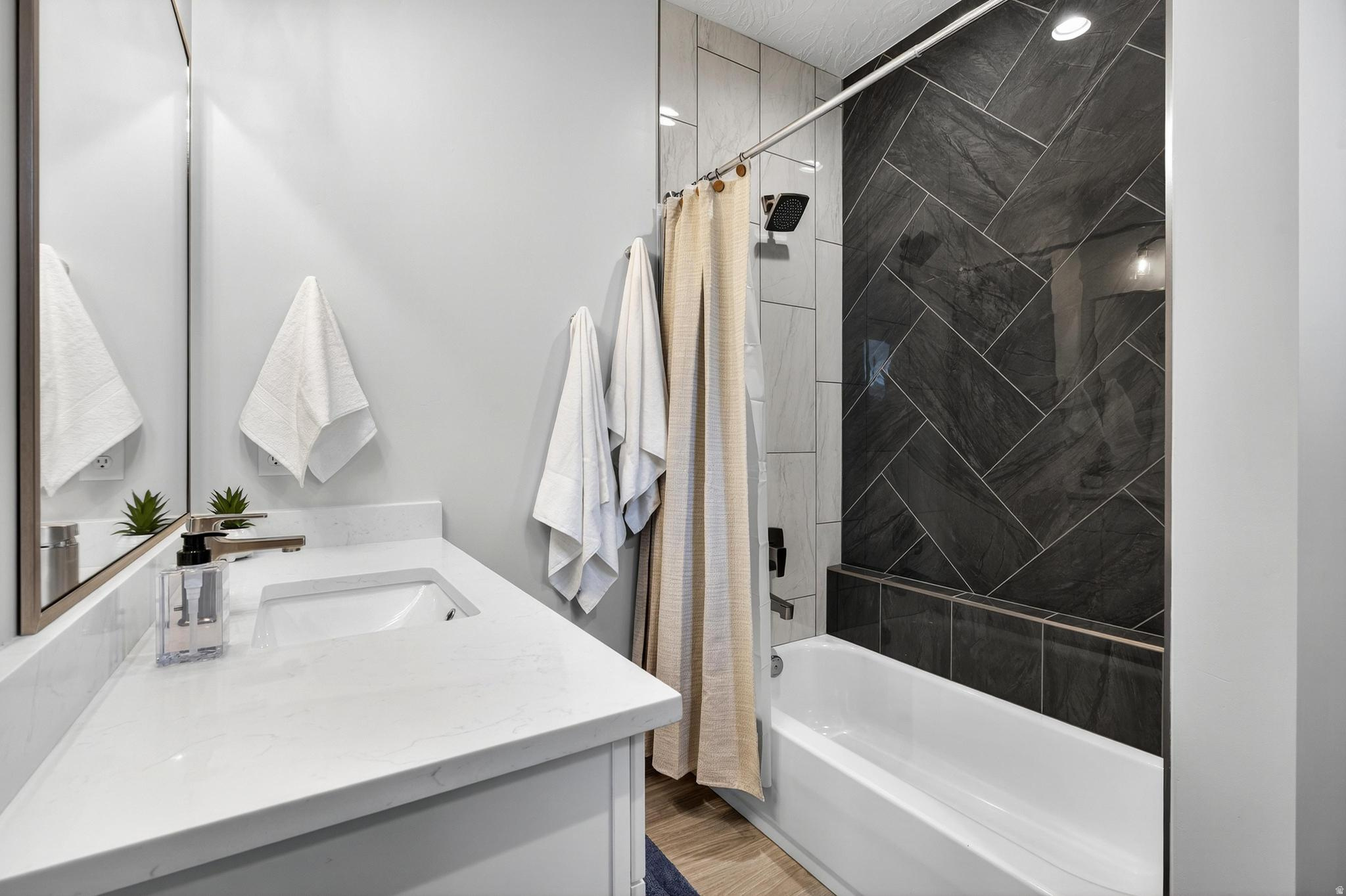 main property photo 78