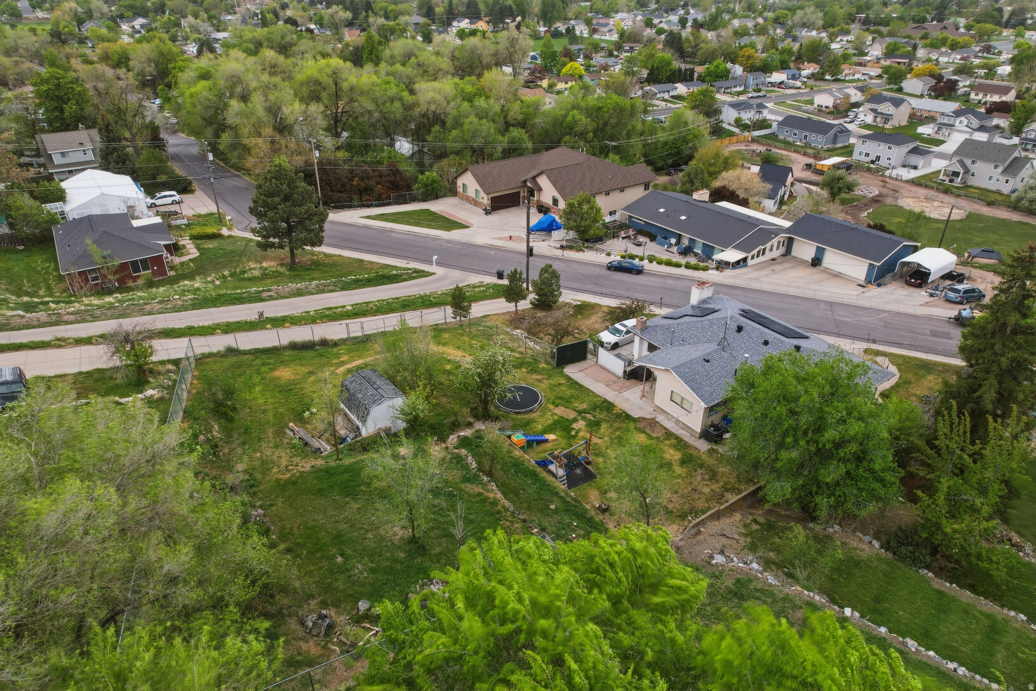 main property photo 50