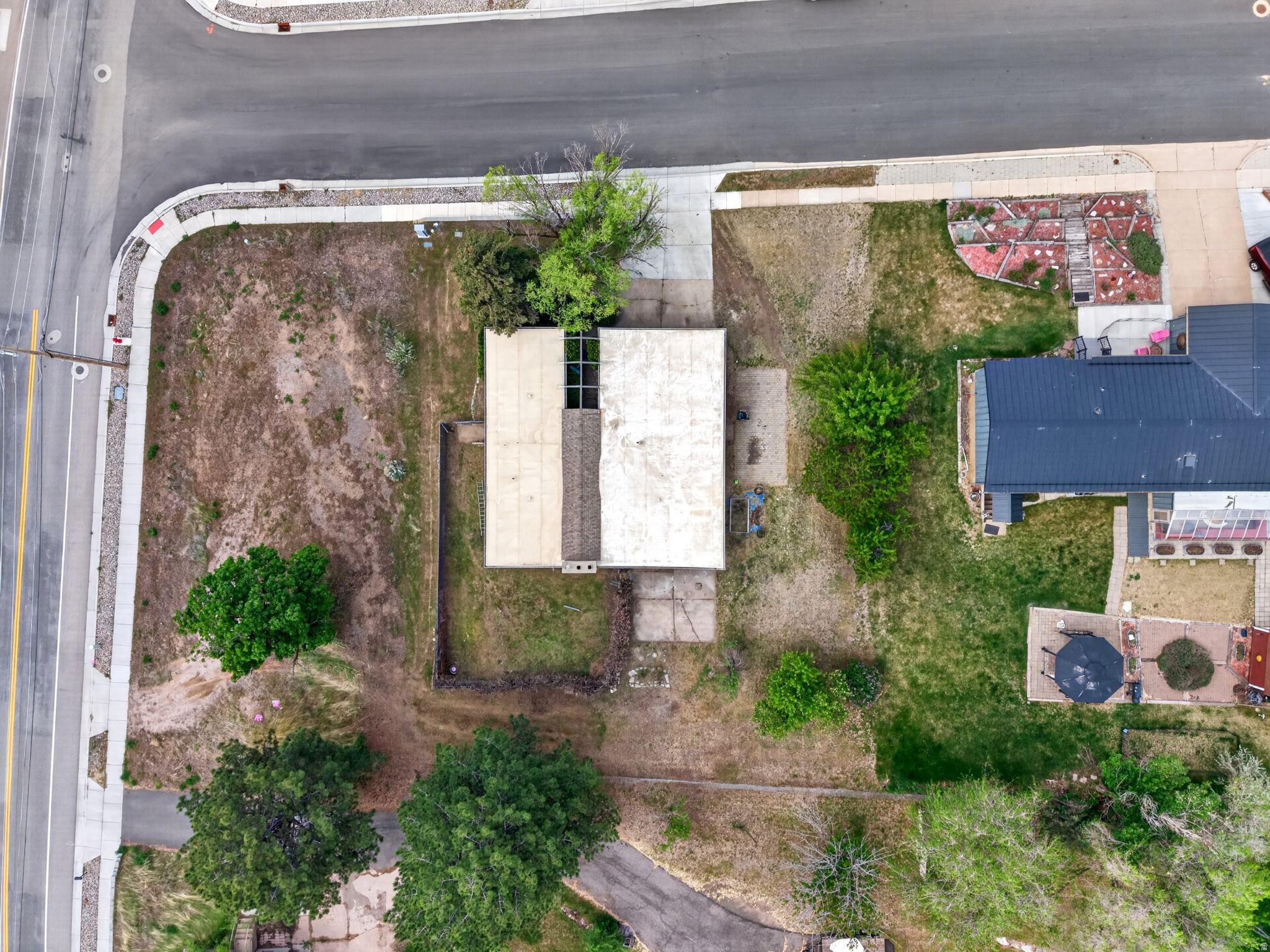 main property photo 36