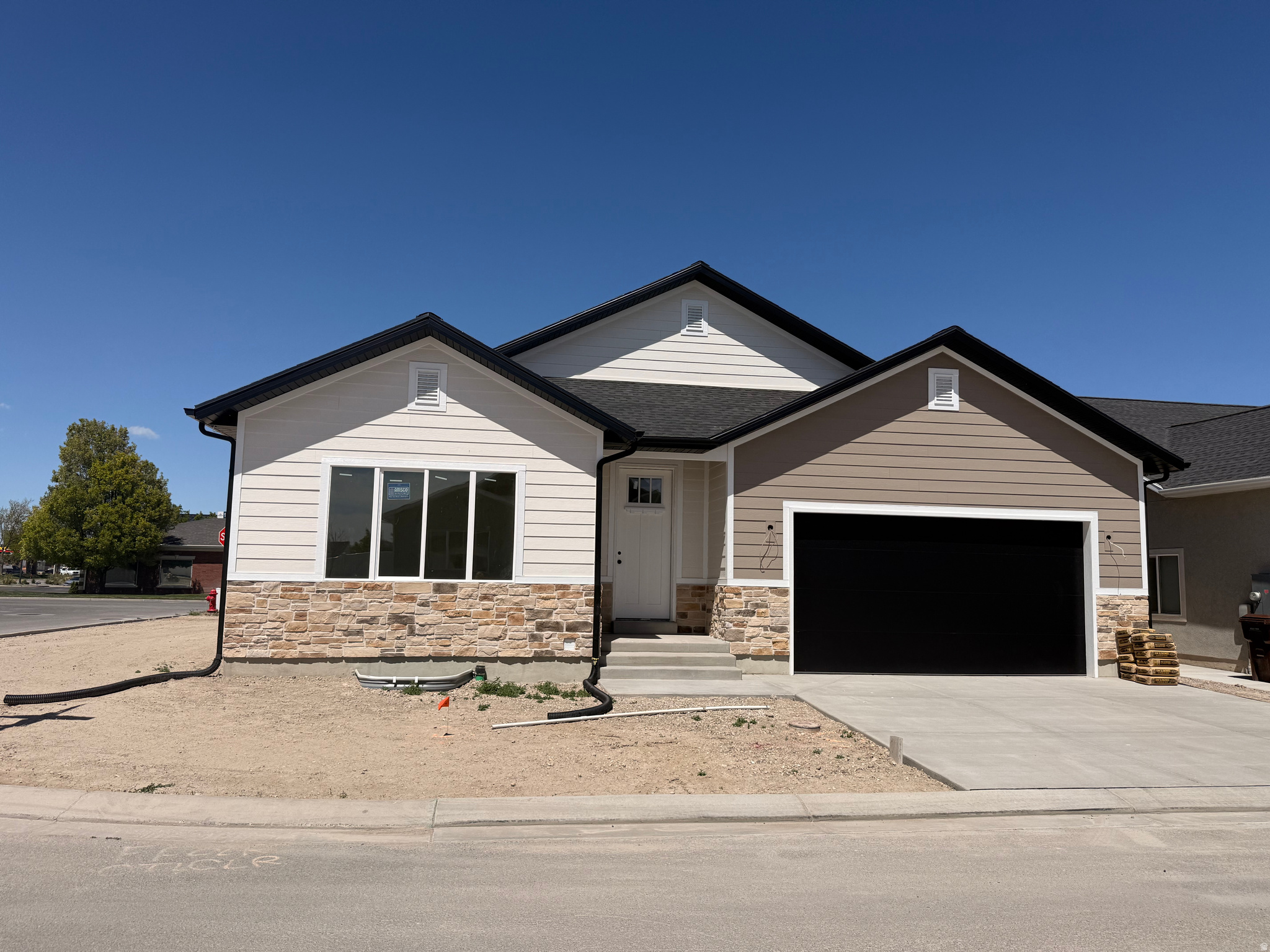 main property photo 0
