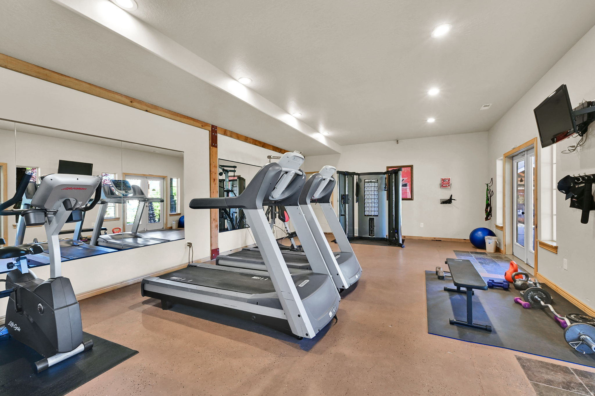main property photo 18