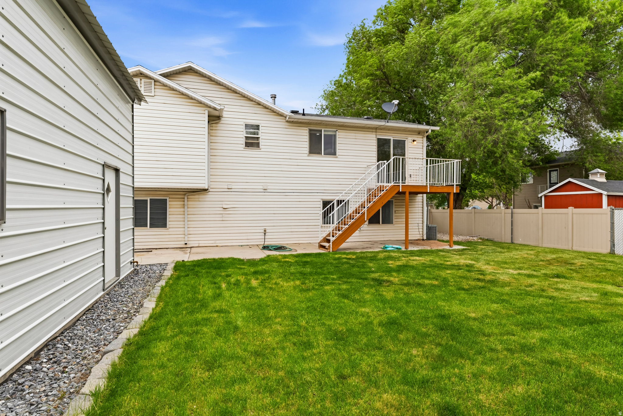 main property photo 25