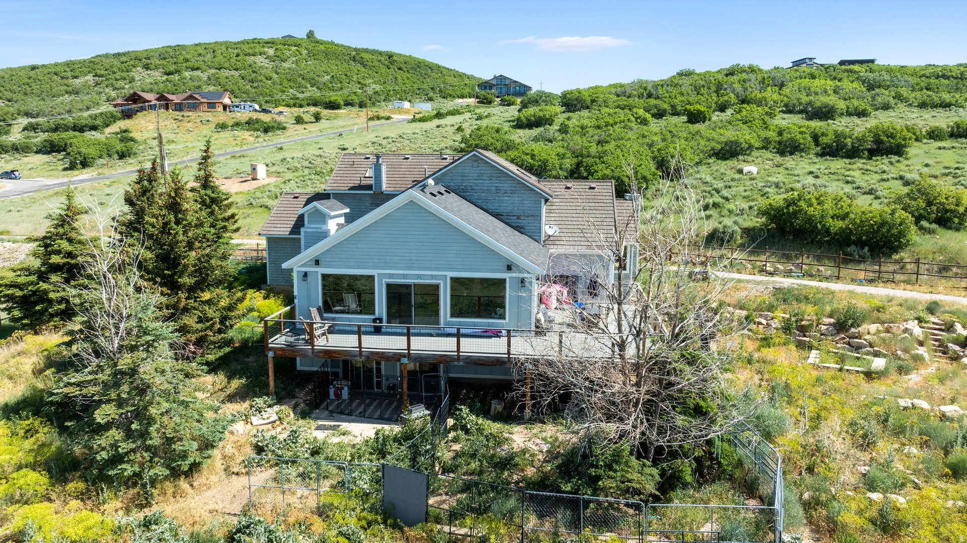 main property photo 28