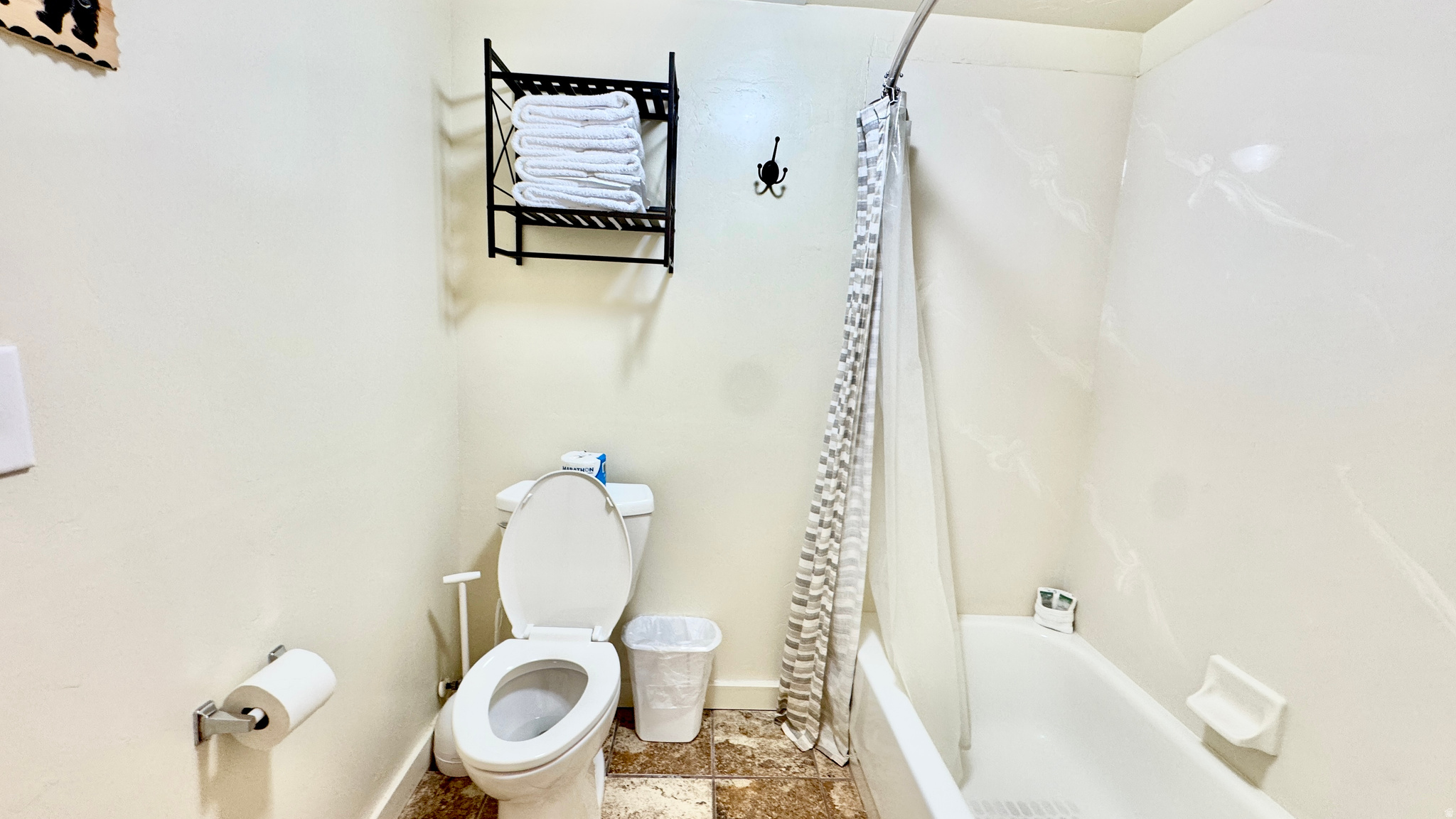 main property photo 6