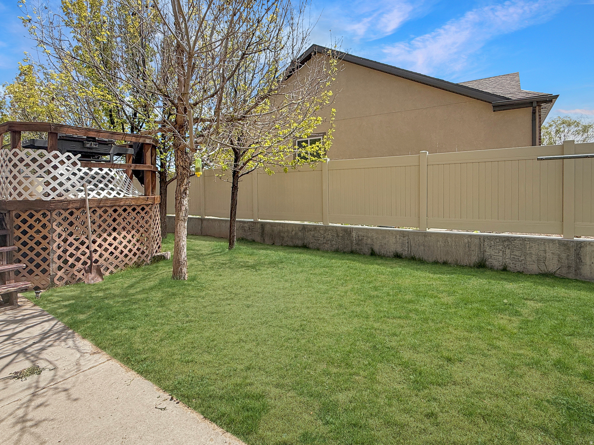 main property photo 50