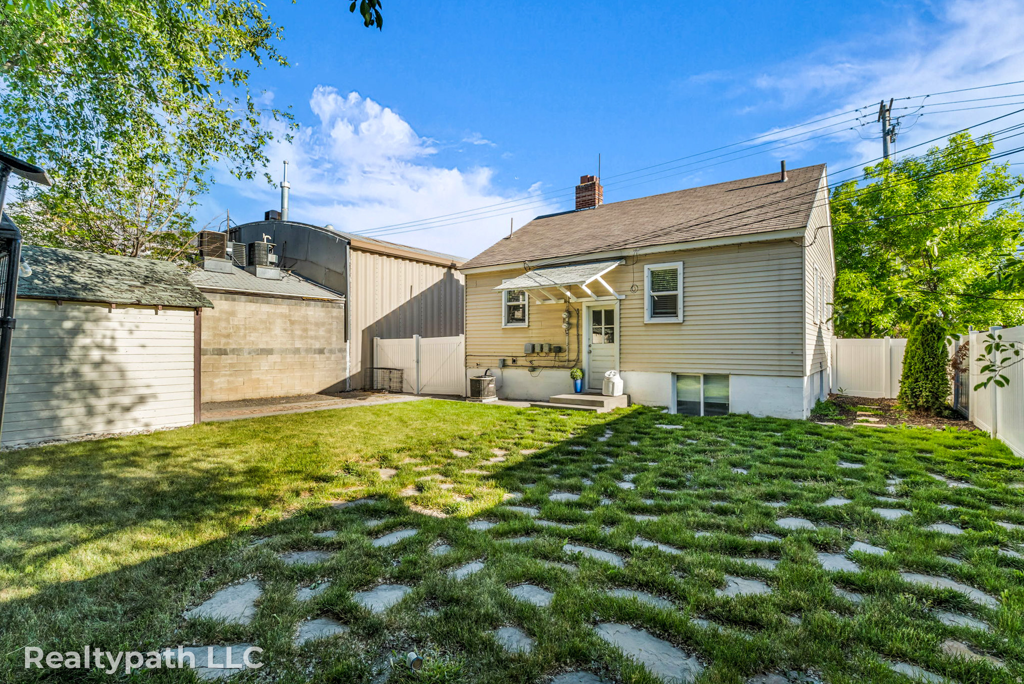 main property photo 5