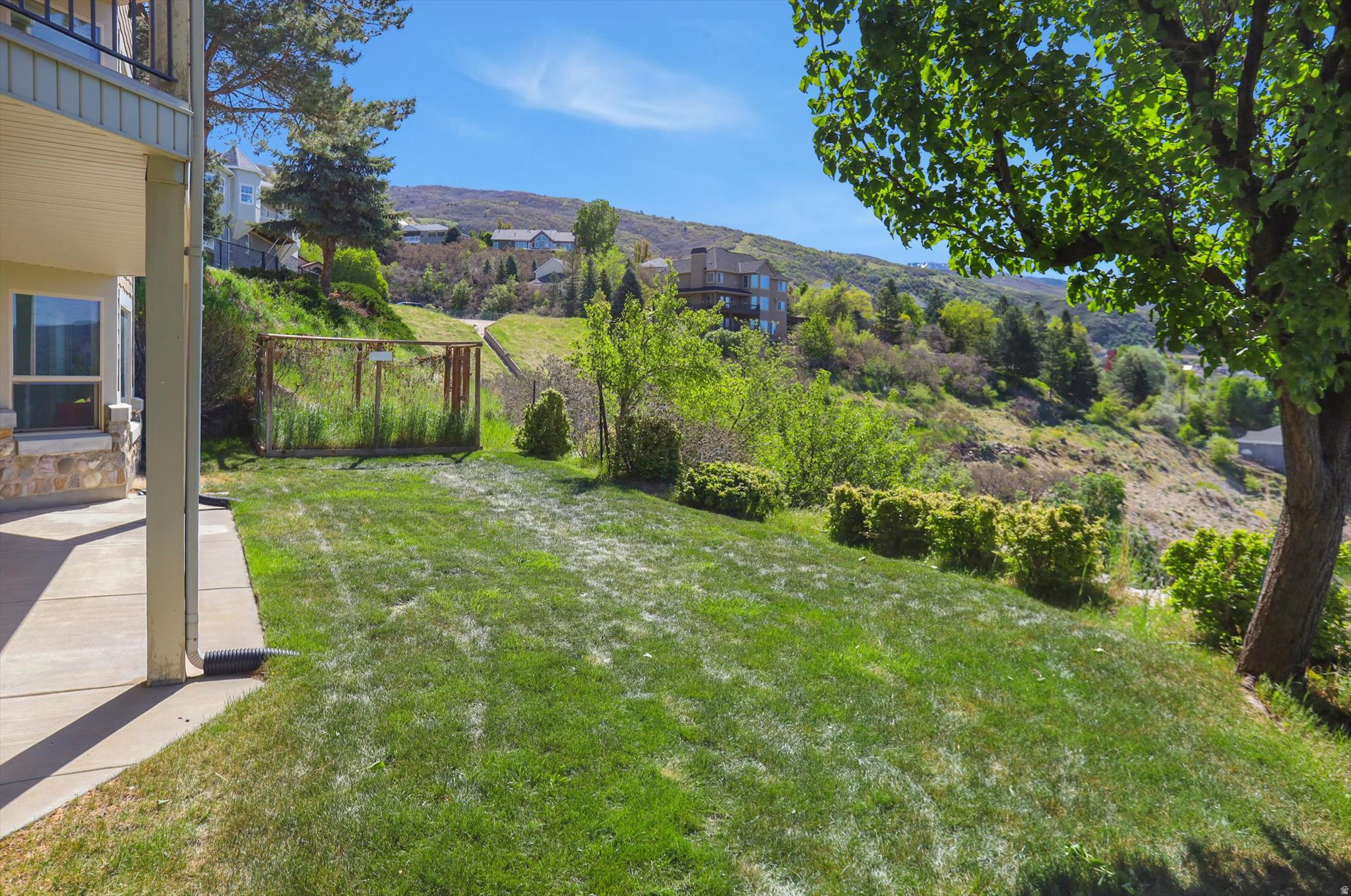 main property photo 50
