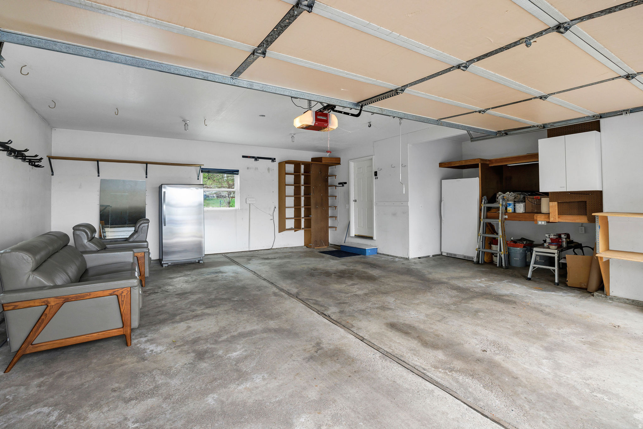 main property photo 50