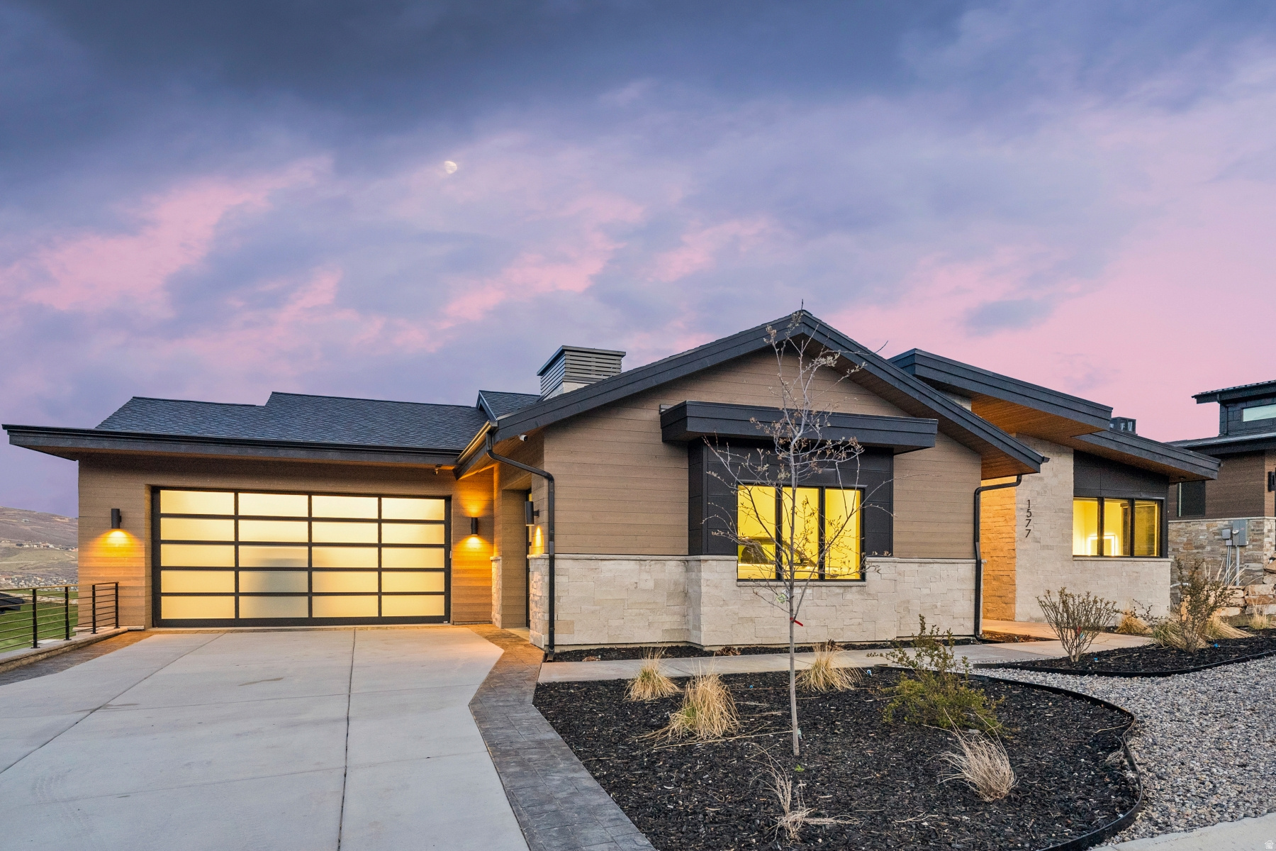 main property photo 123