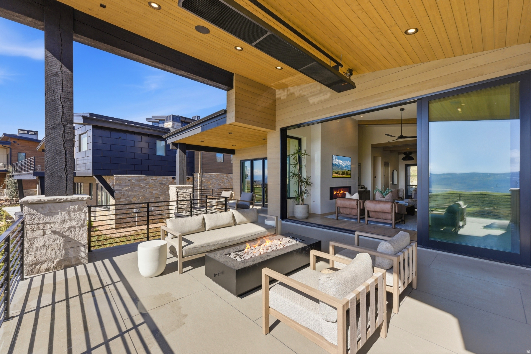 main property photo 89