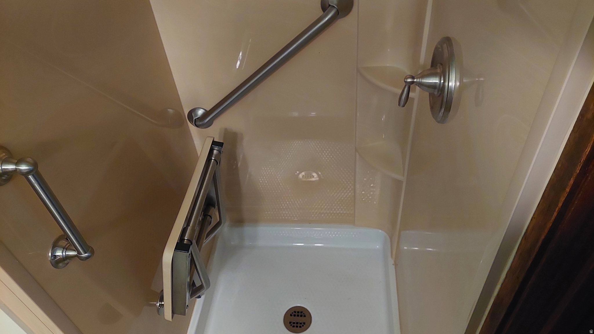 main property photo 15