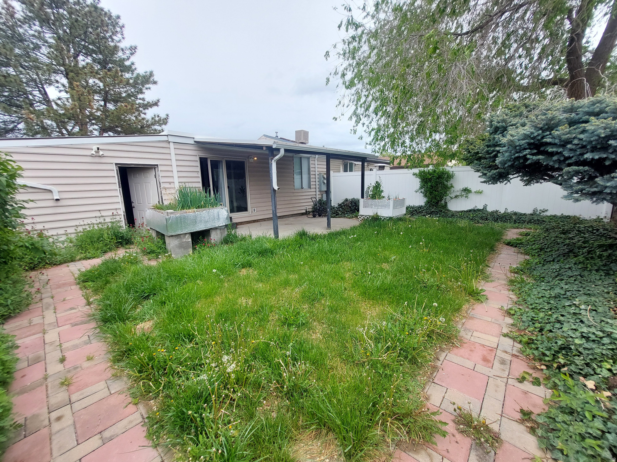 main property photo 24