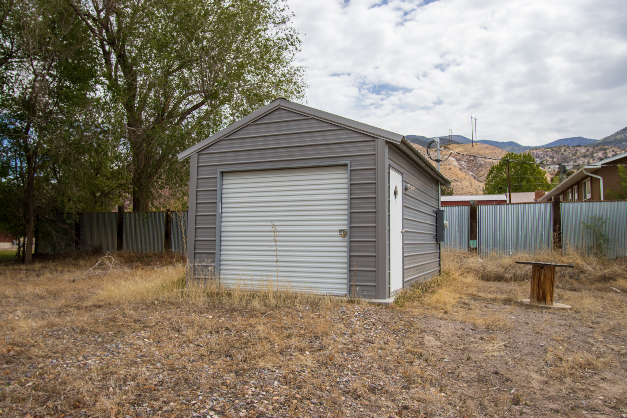 main property photo 13