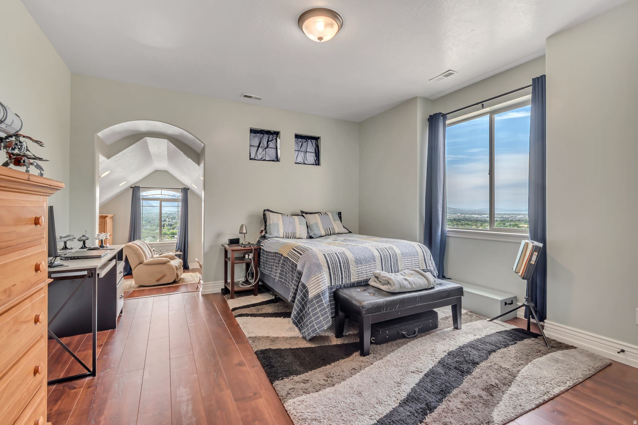 main property photo 33
