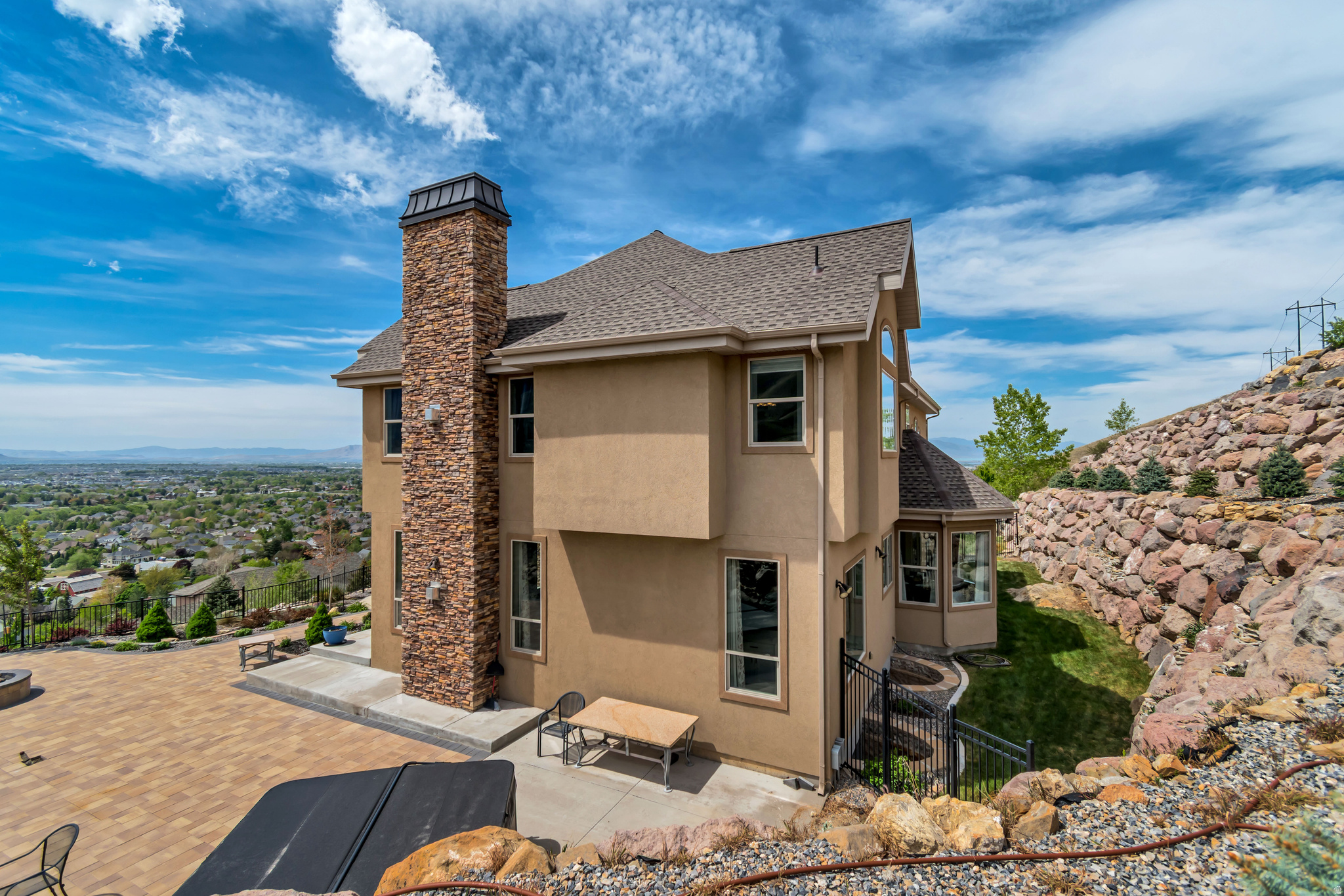 main property photo 9