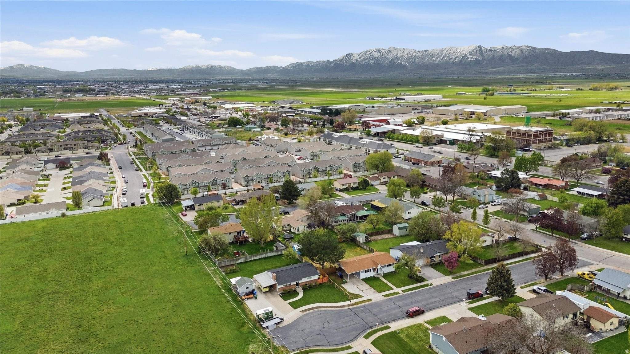 main property photo 40