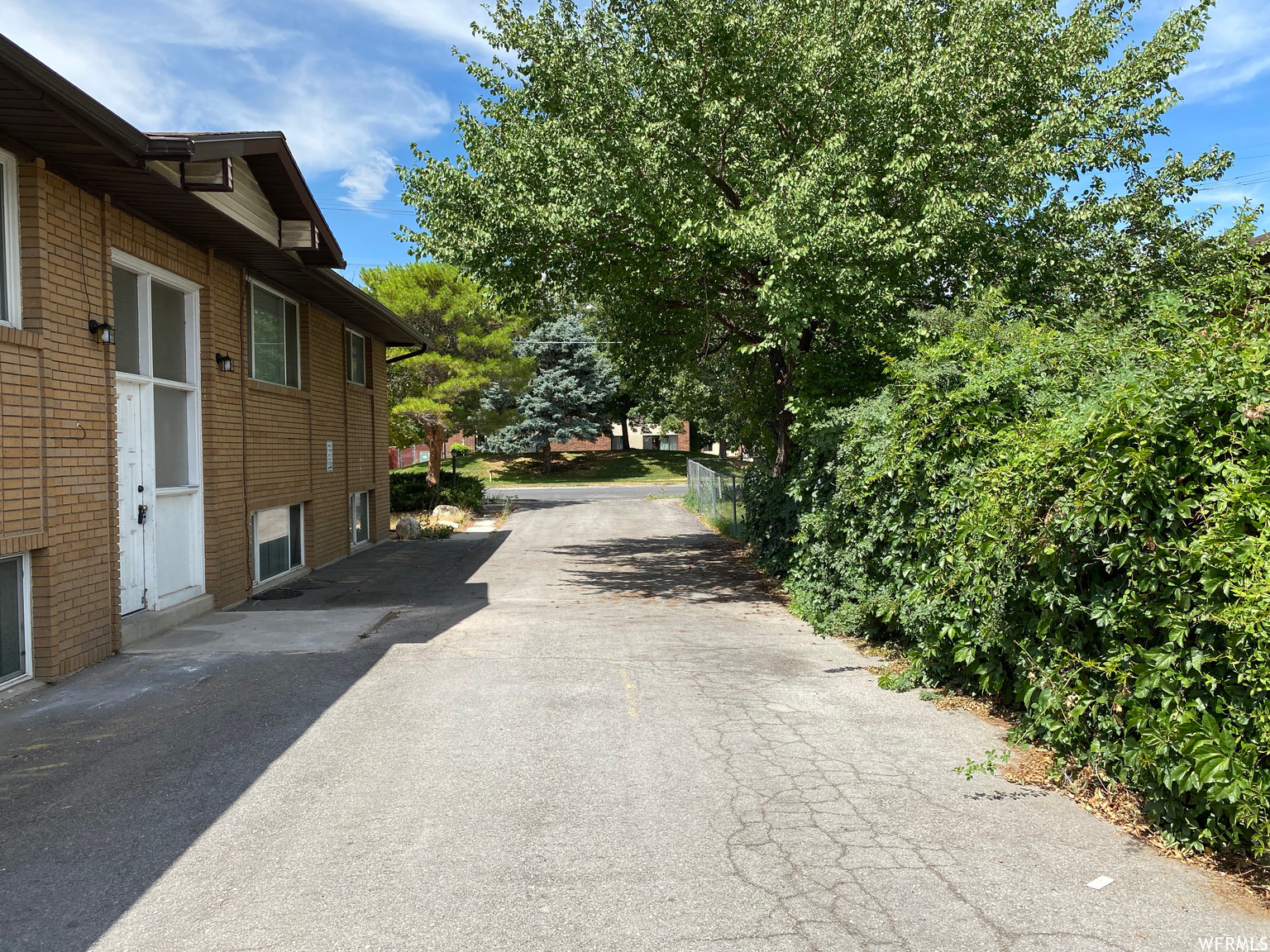 main property photo 28