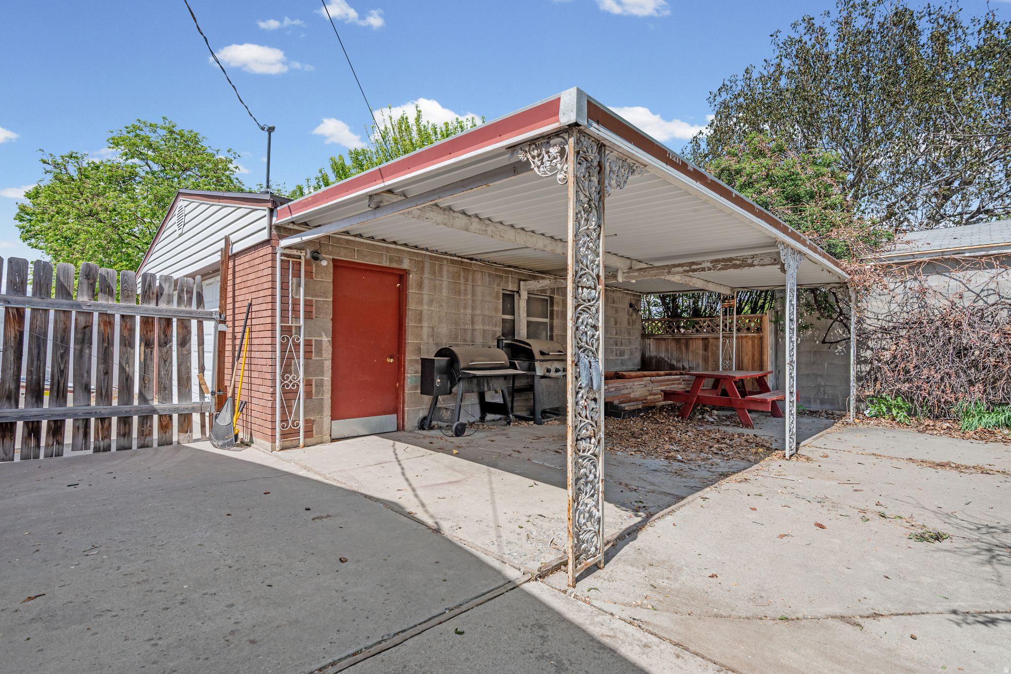 main property photo 29
