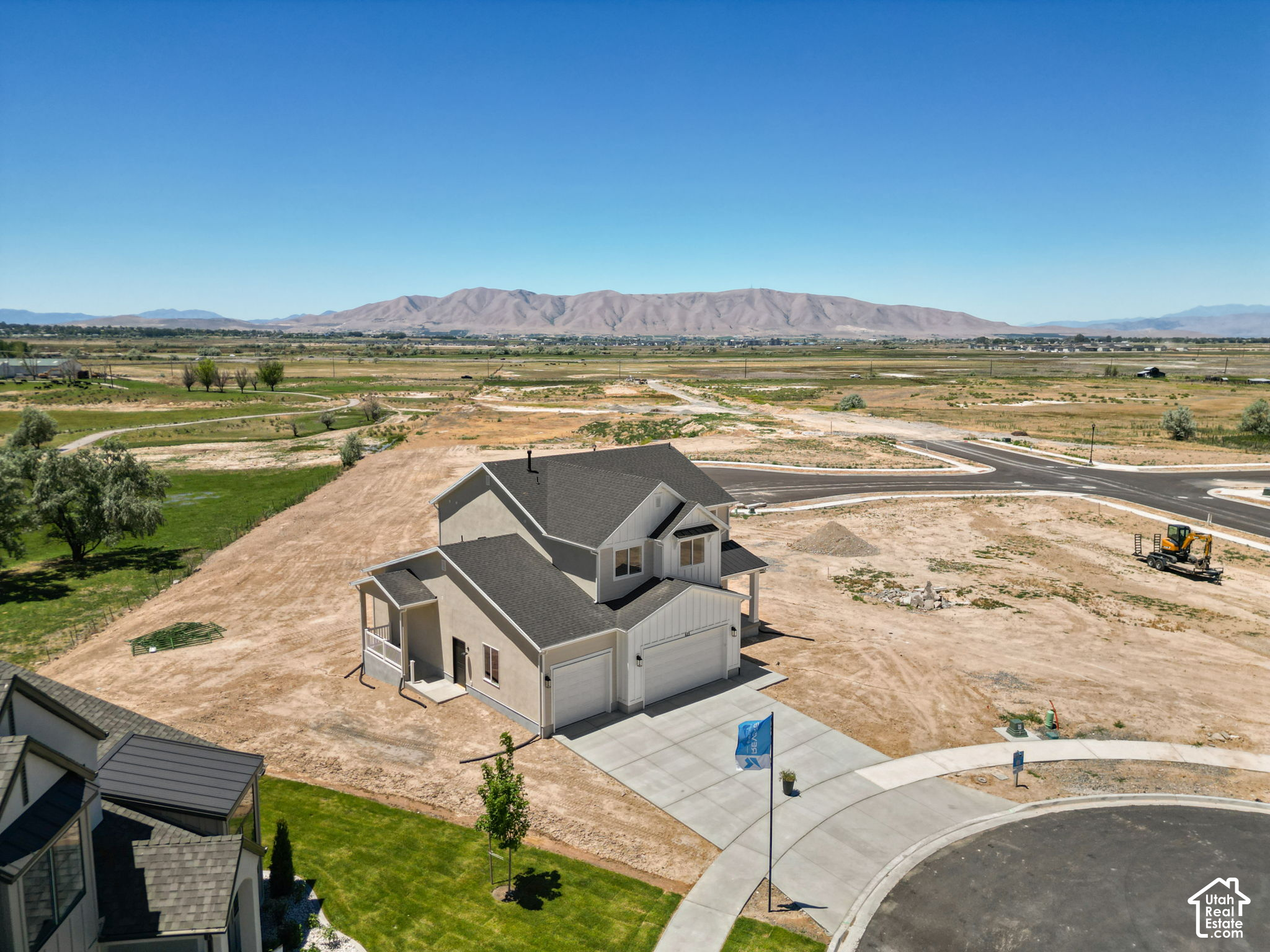 main property photo 24