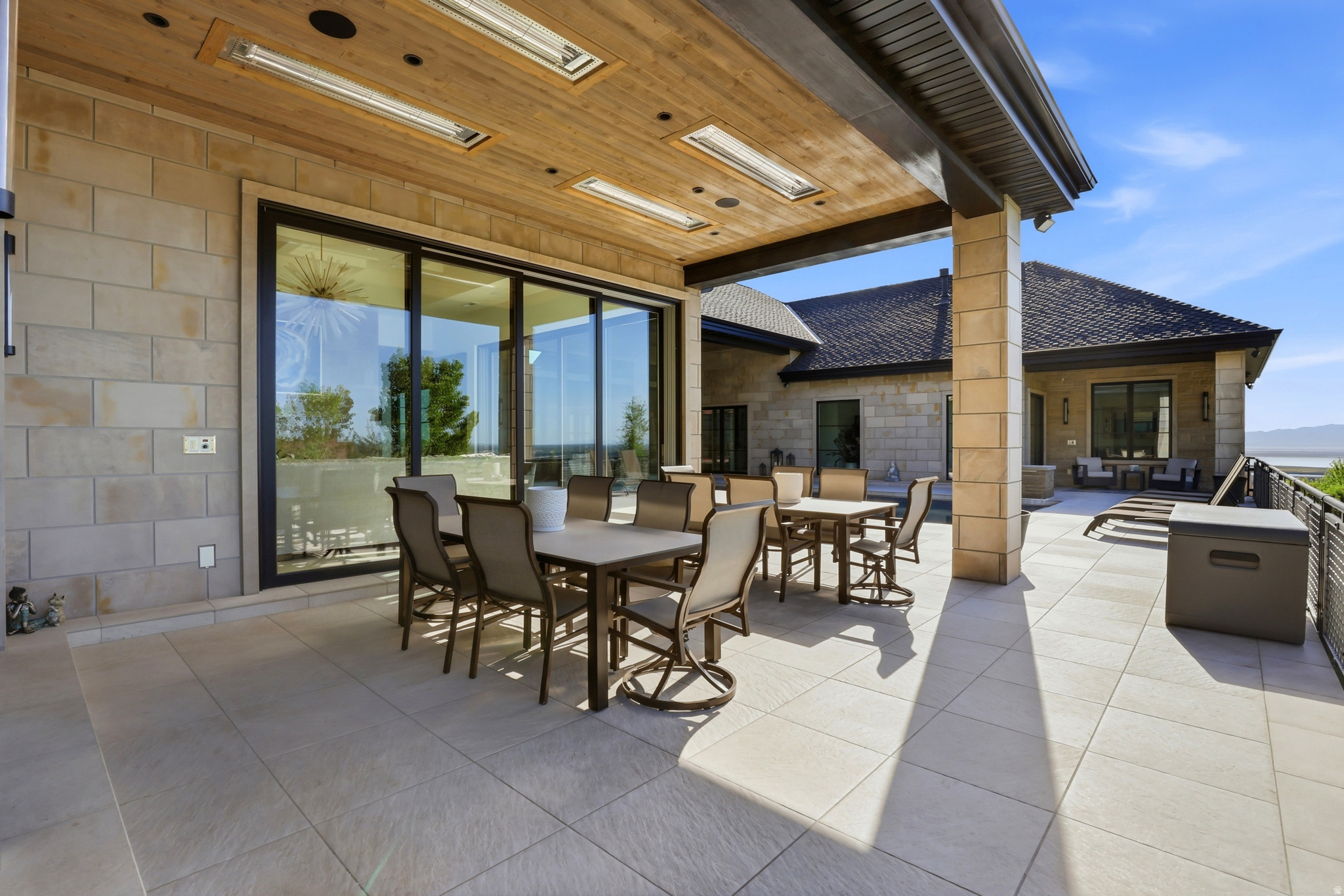 main property photo 79