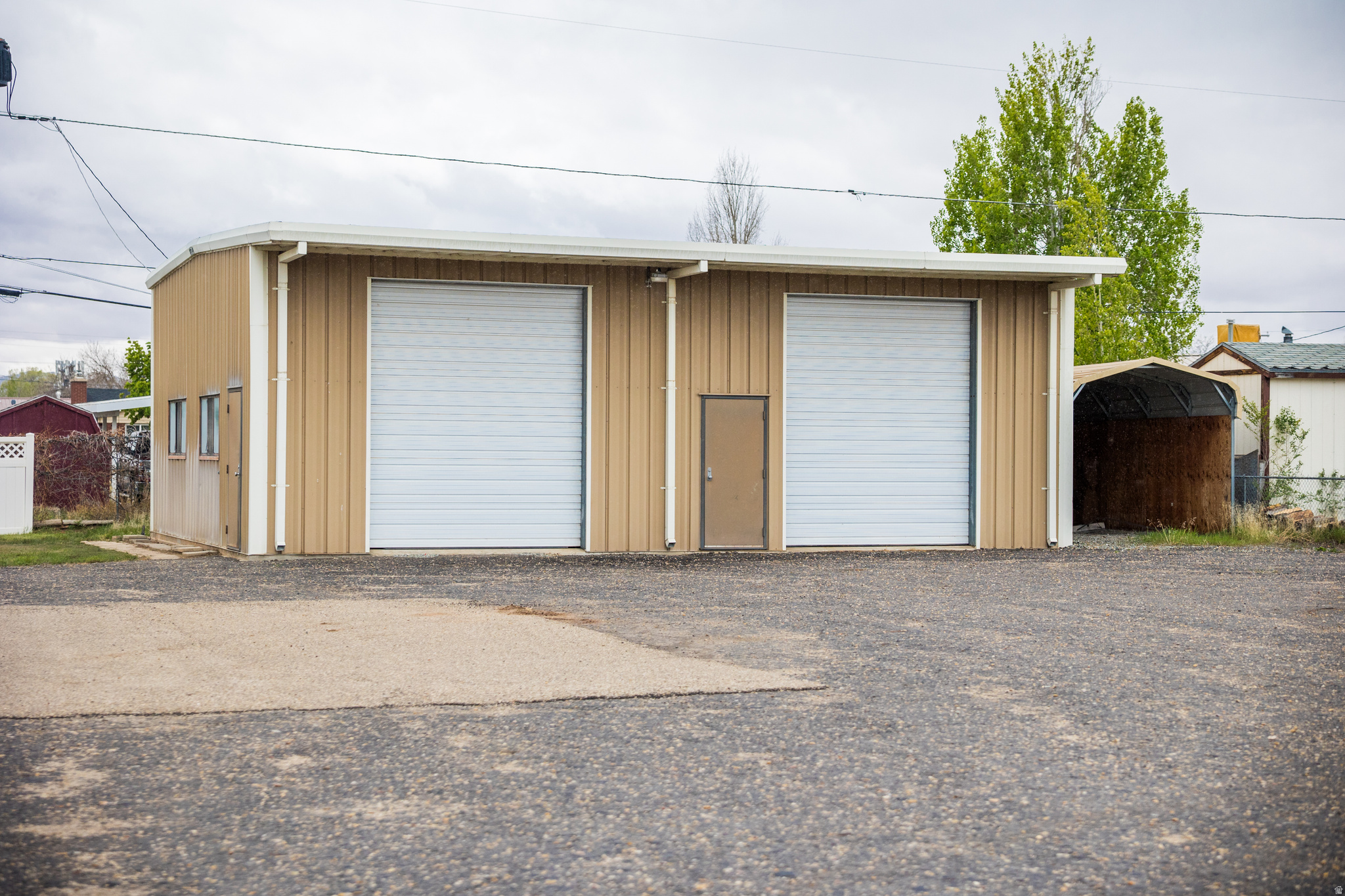 main property photo 50