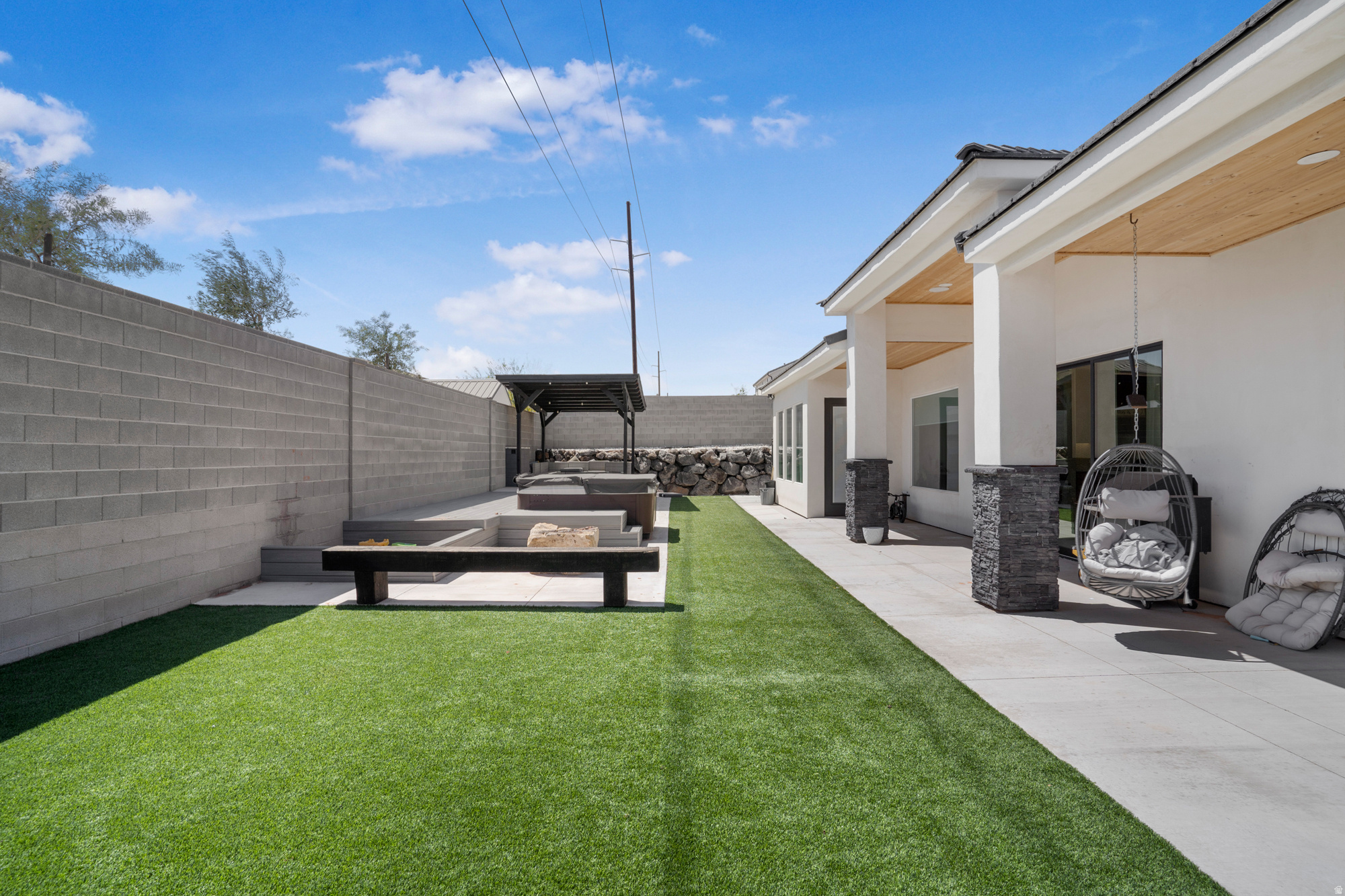 main property photo 17