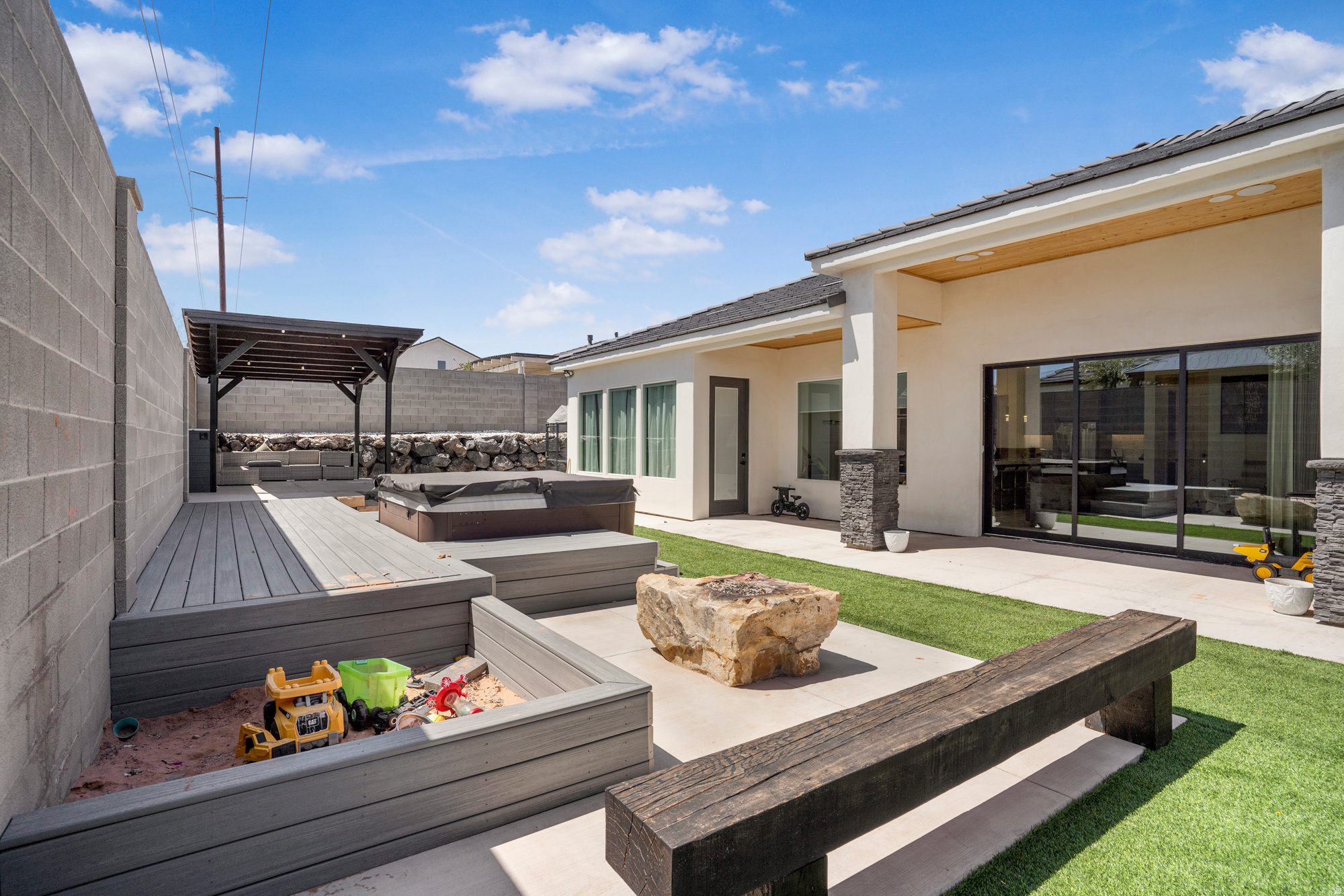 main property photo 19