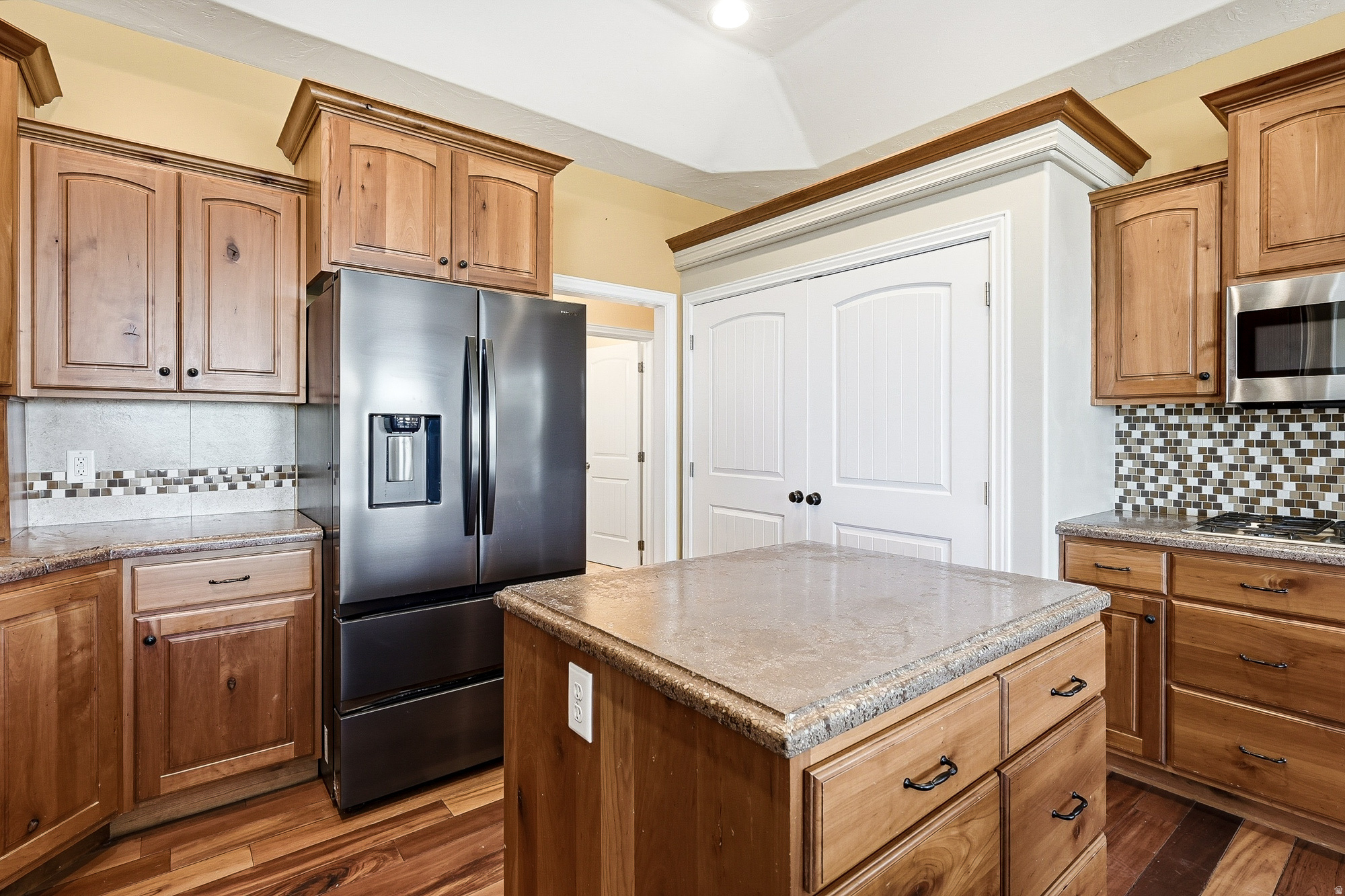main property photo 8