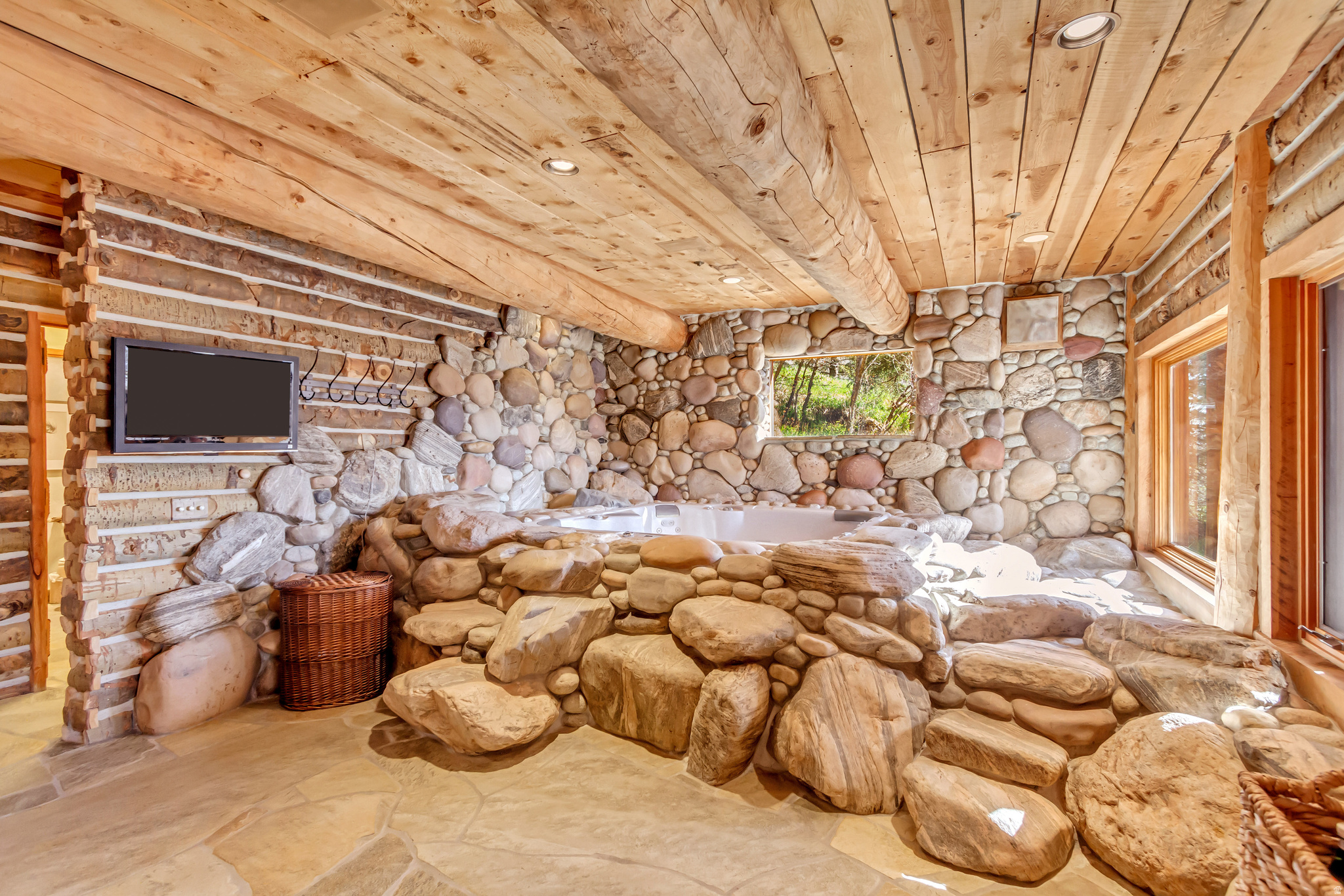 main property photo 70