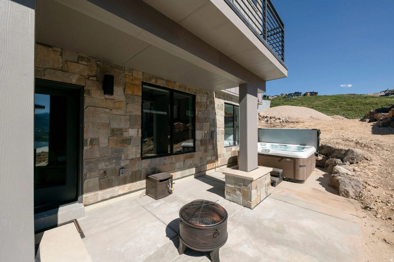 main property photo 17