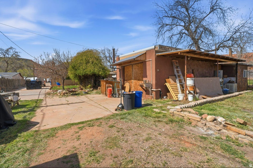 main property photo 27