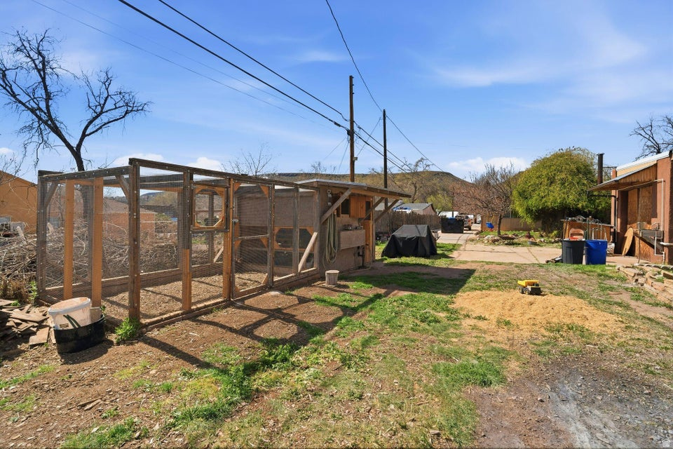 main property photo 30