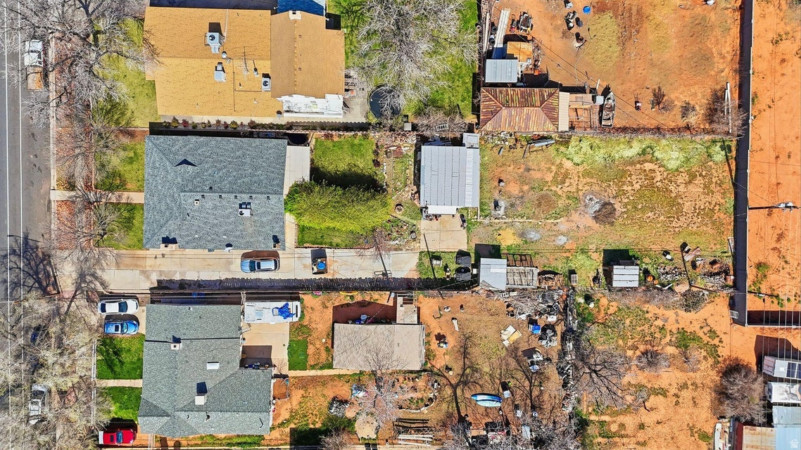 main property photo 35
