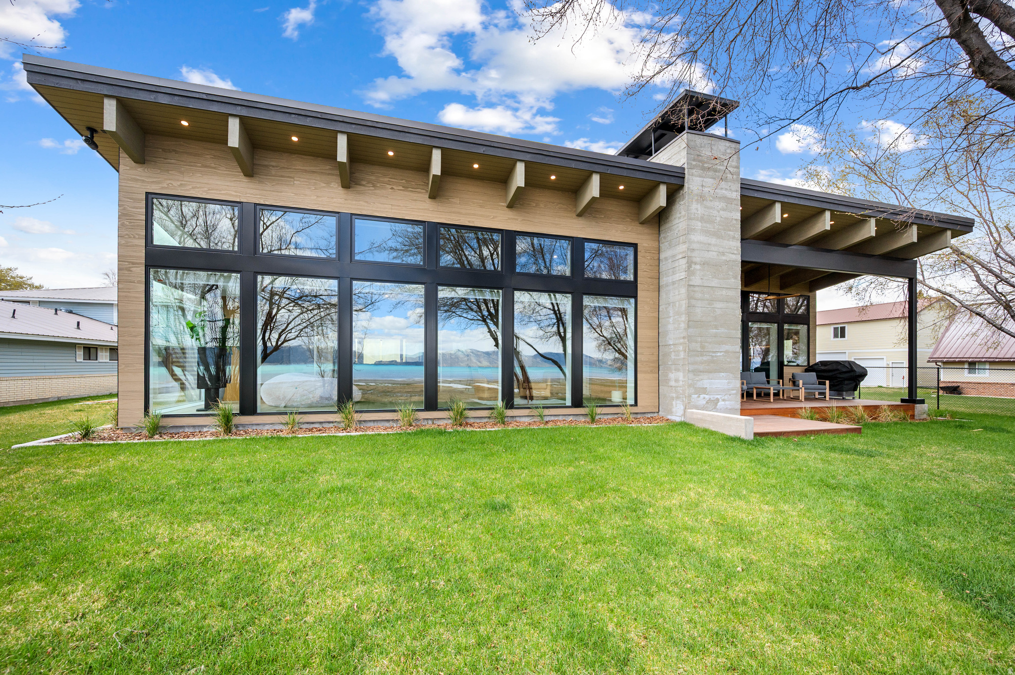 main property photo 60