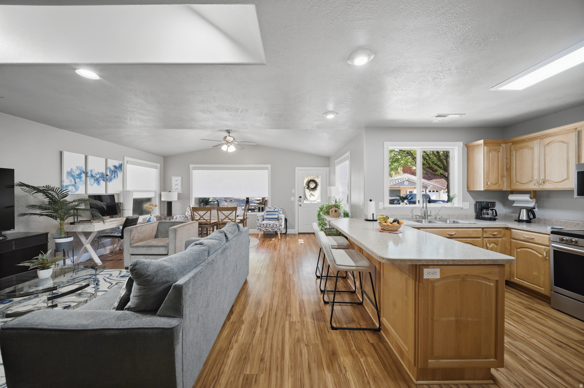 main property photo 14