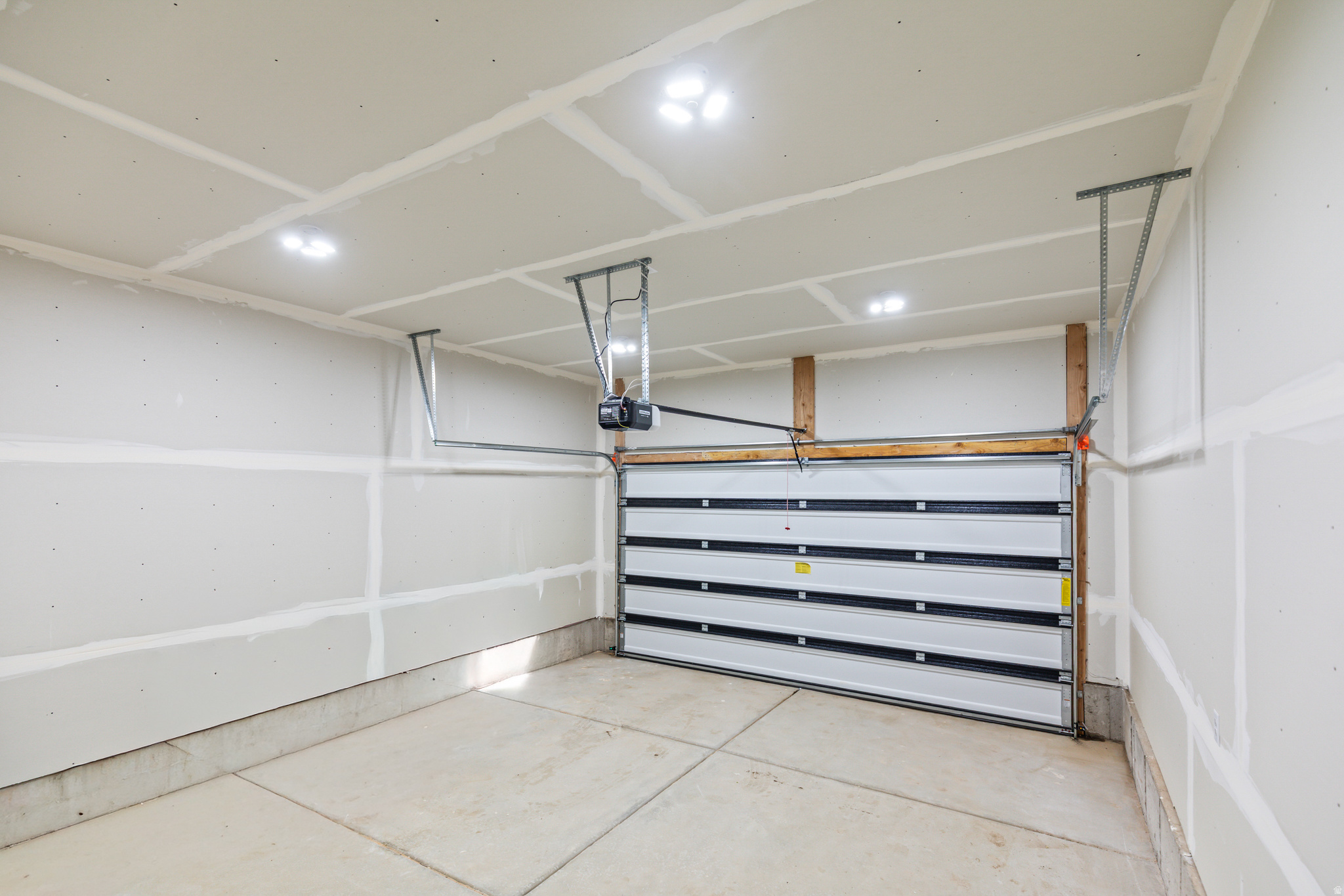 main property photo 80