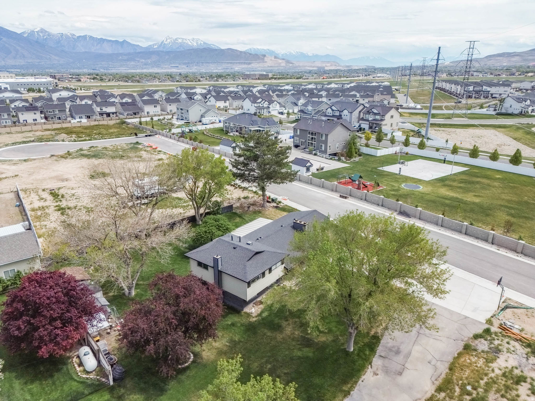 main property photo 50