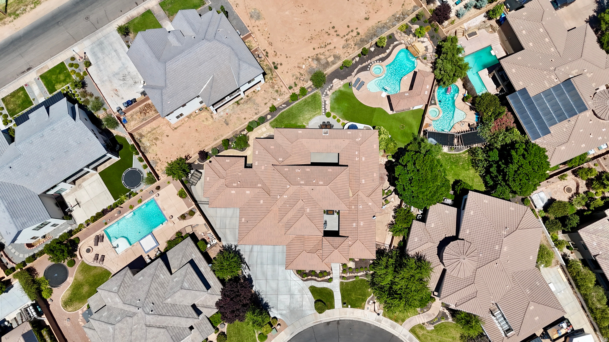 main property photo 77
