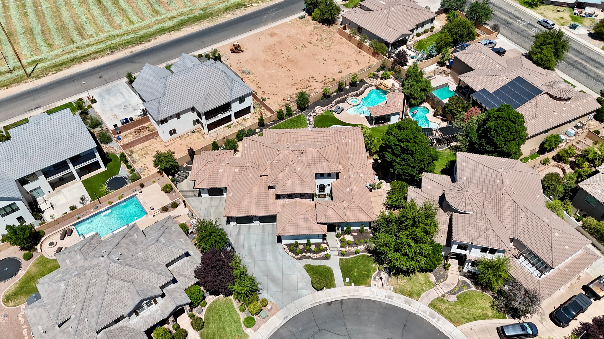 main property photo 78