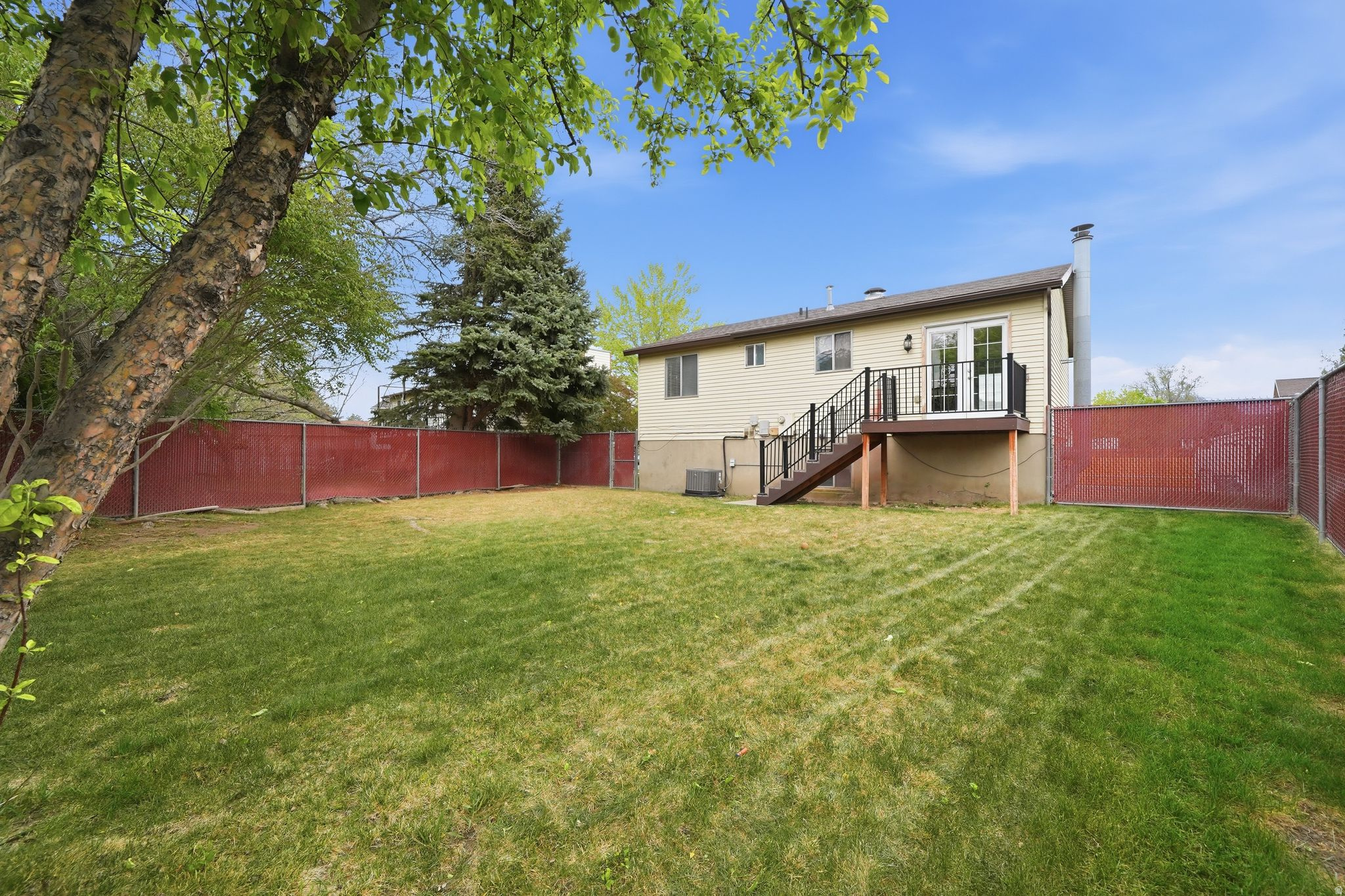 main property photo 18