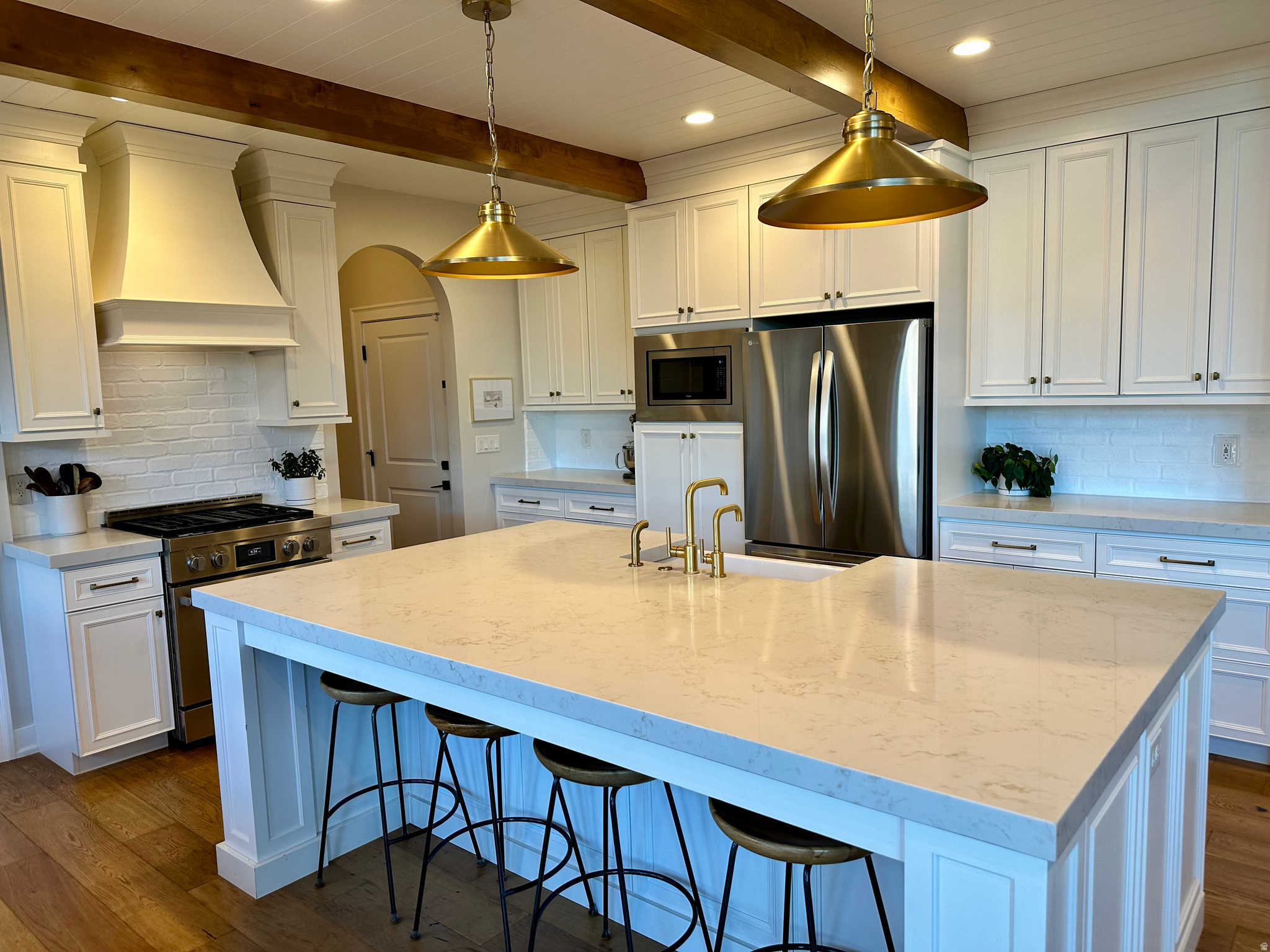 main property photo 9