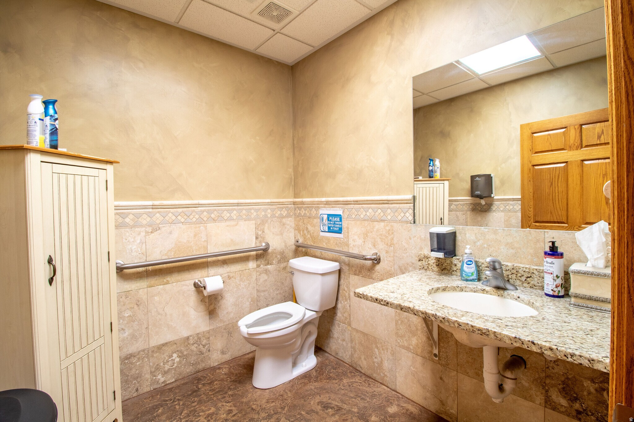 main property photo 6