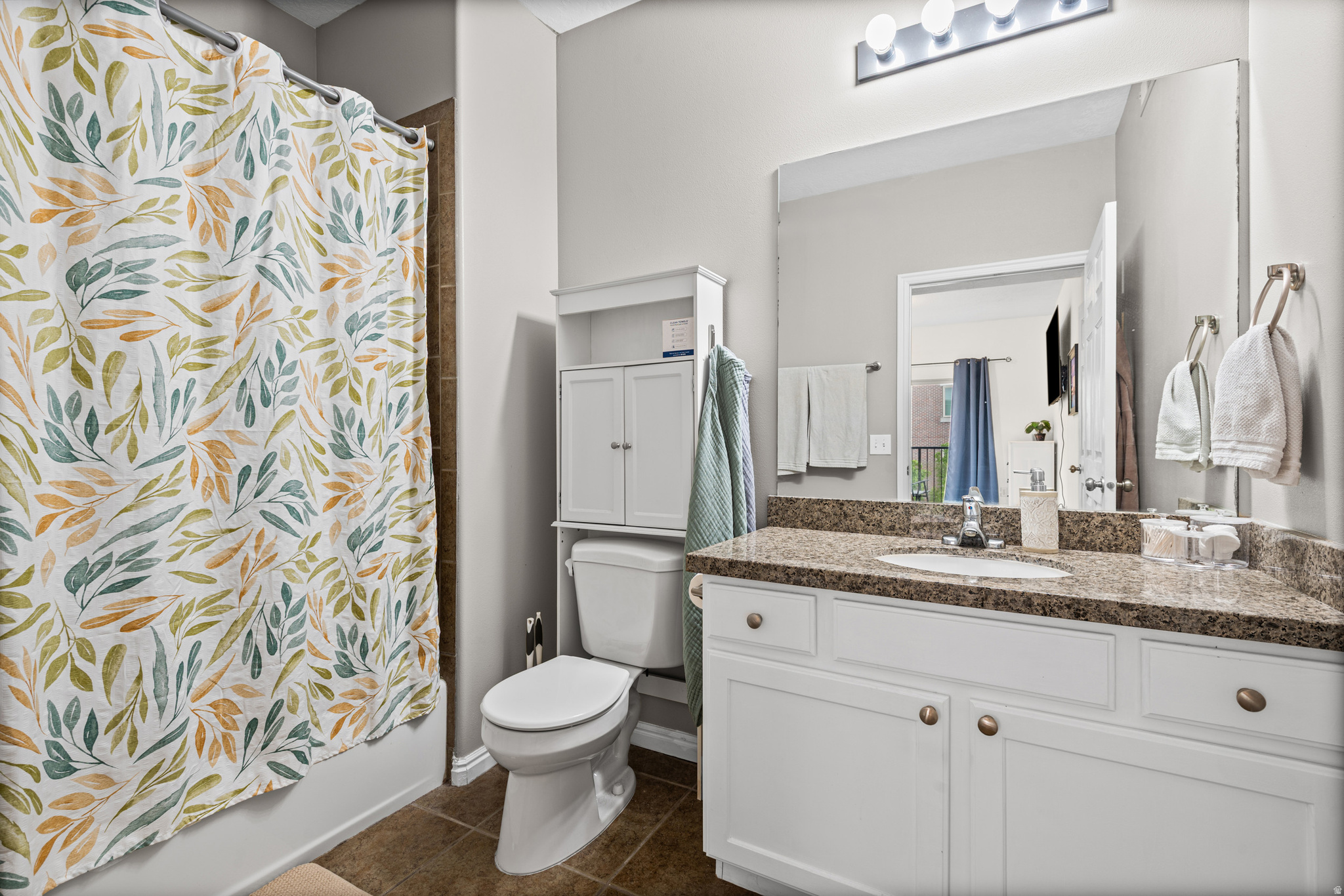 main property photo 16