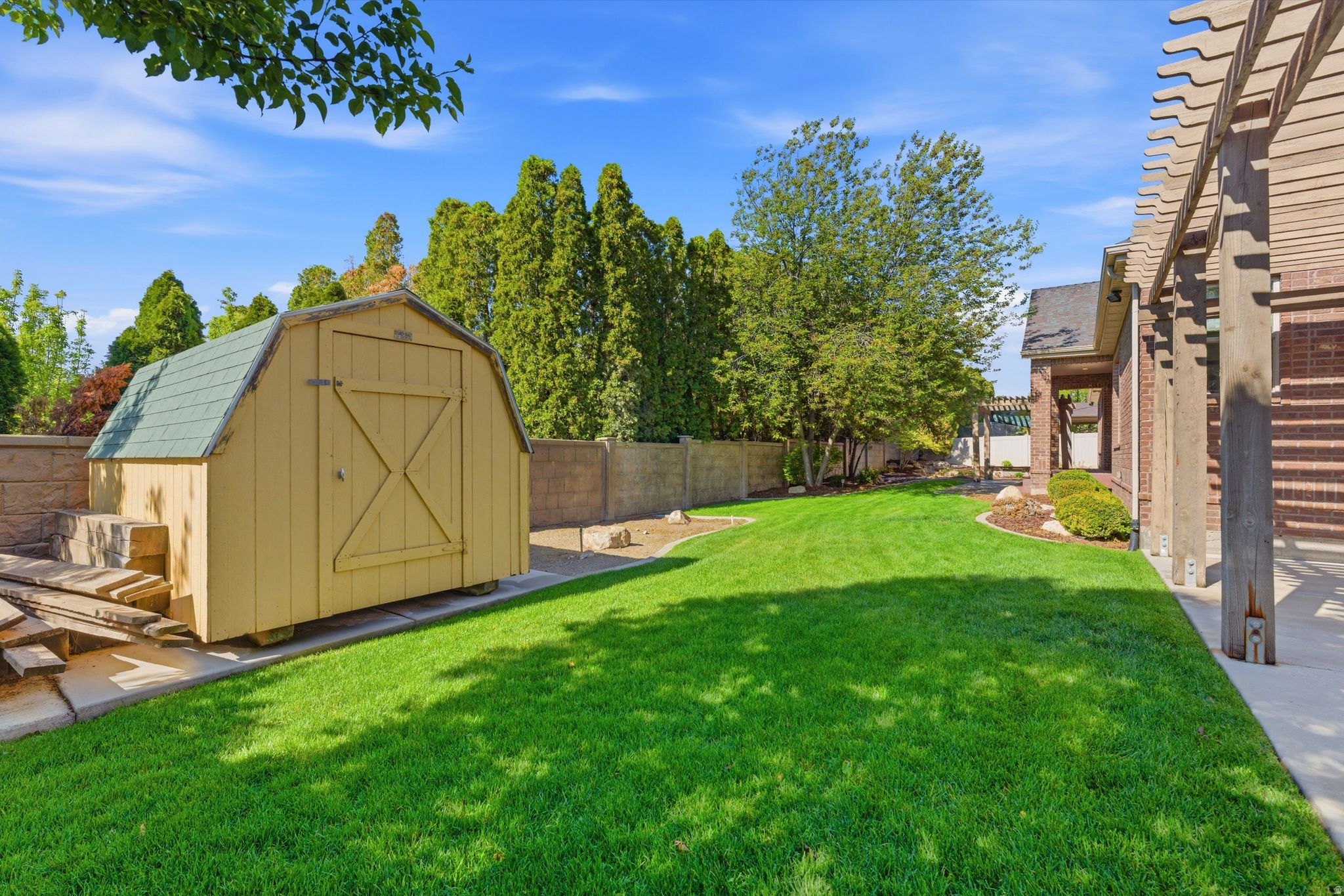 main property photo 45
