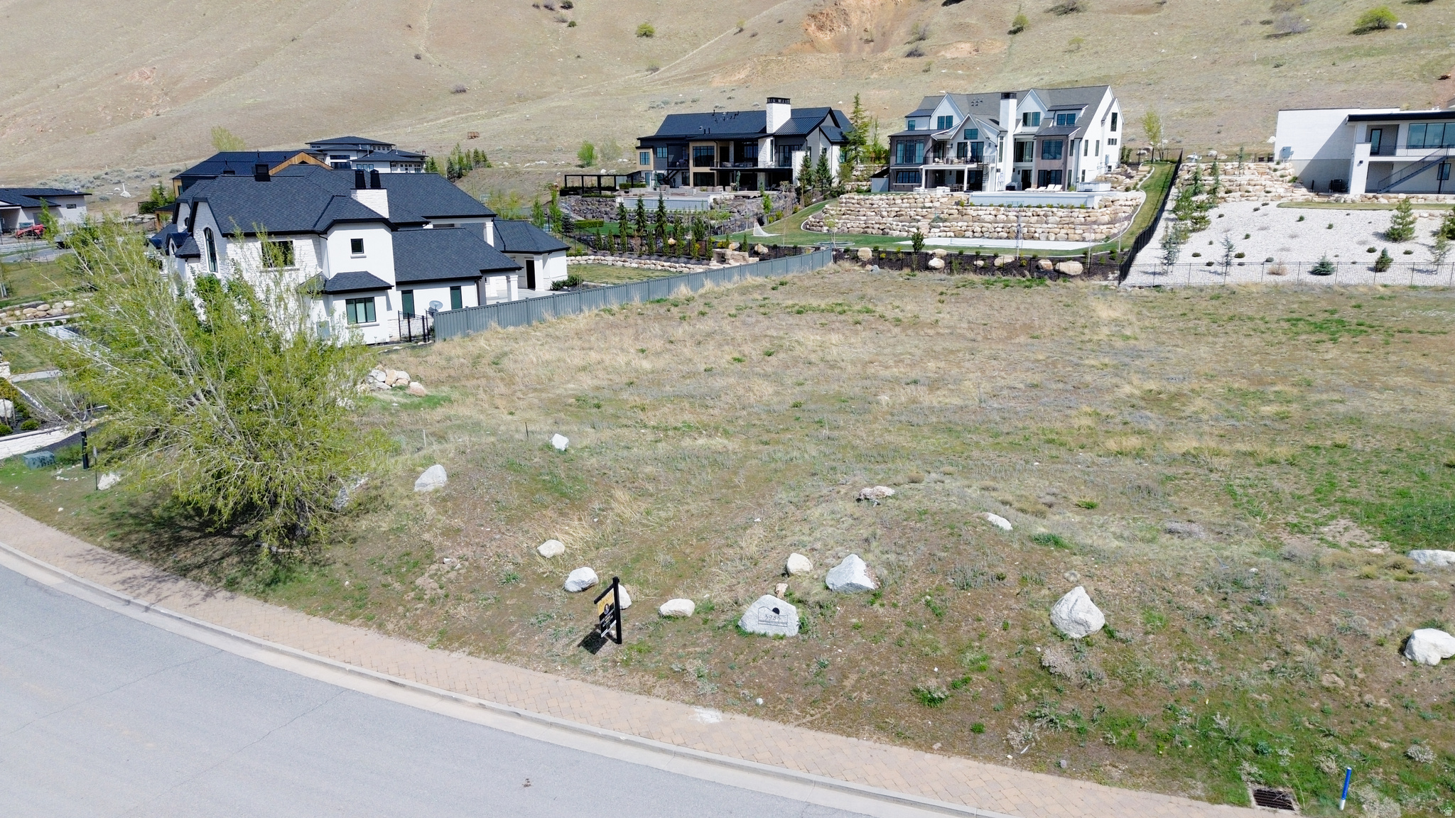 main property photo 10